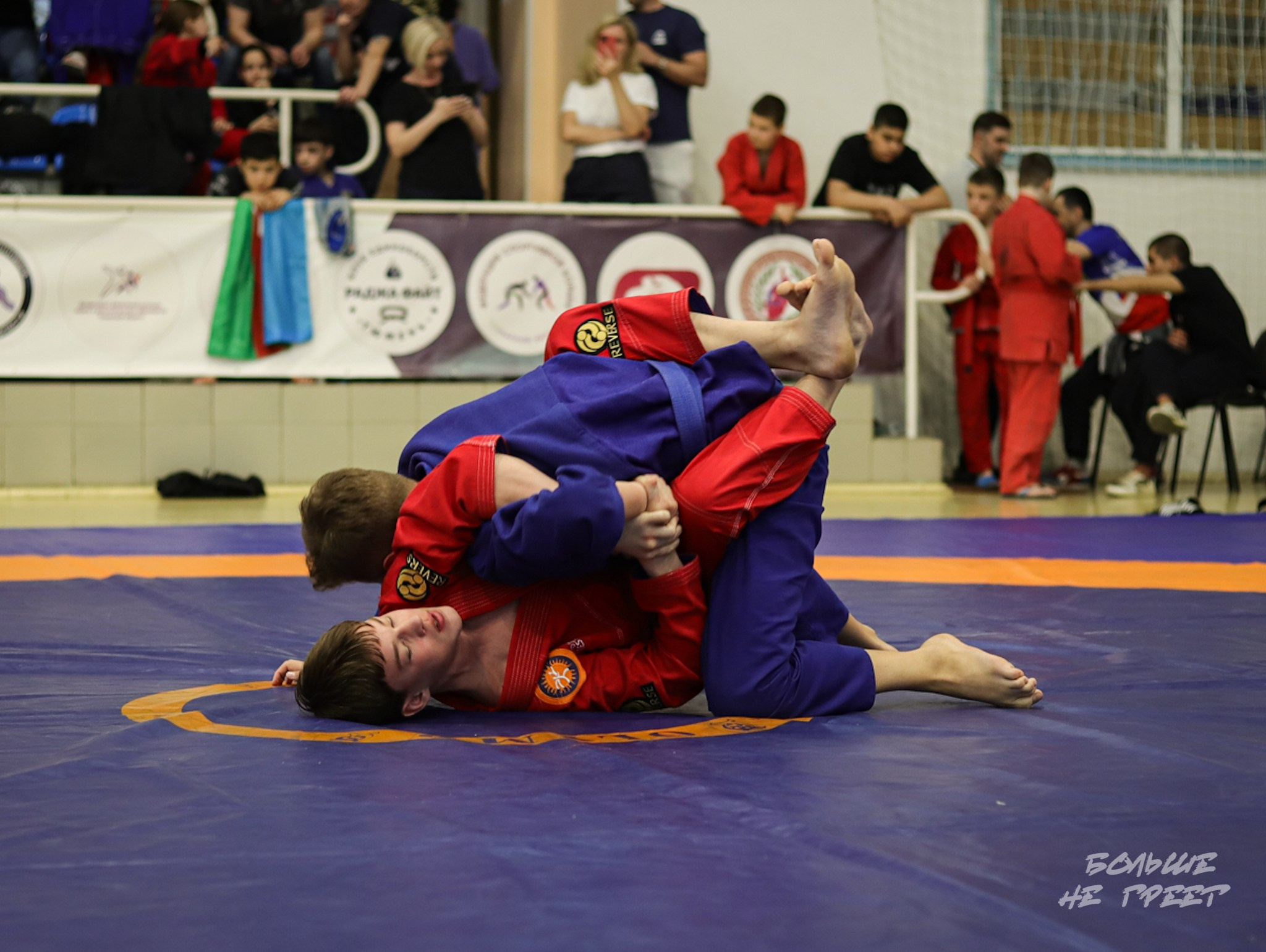 ПЕРВЕНСТВО УРФО ПО СПОРТИВНОЙ БОРЬБЕ ГРЭППЛИНГ И ГРЭППЛИНГ-ГИ. Больше не греет