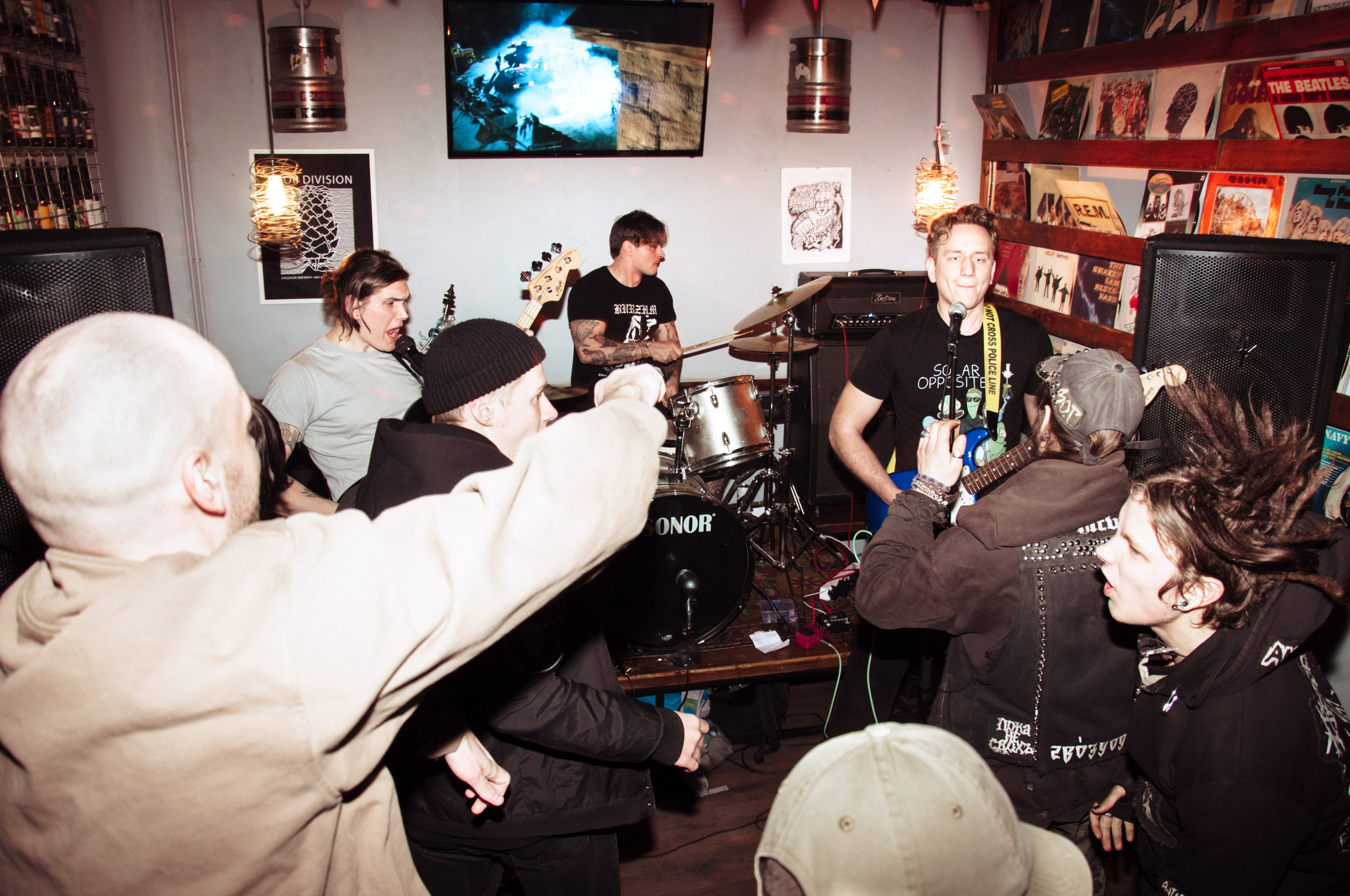 28.02 Памятка, Мерзкое быдло. Репортажный фотограф в Симферополе Зареев Иван