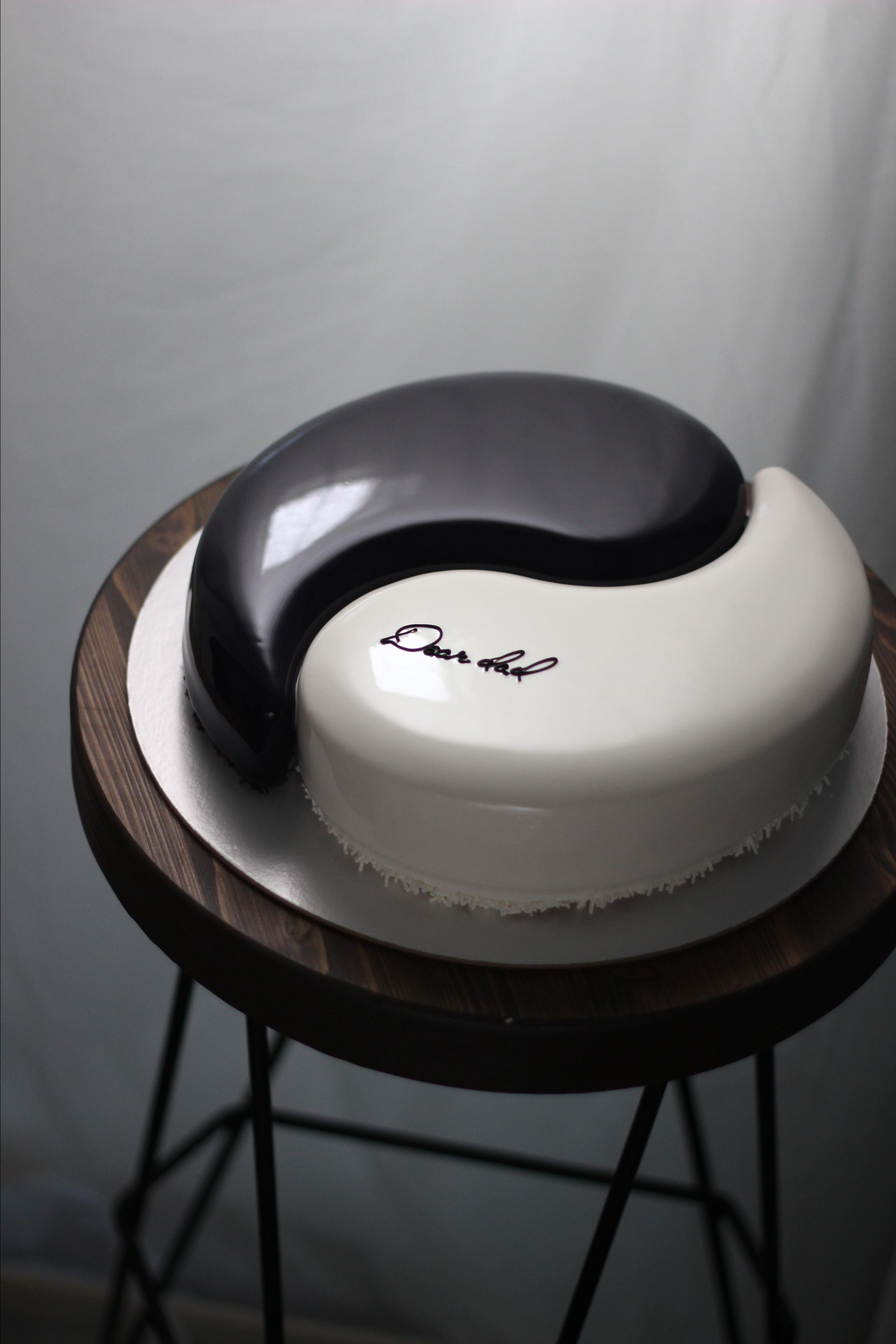 Инь-янь. Кондитер Наталья Ташматова