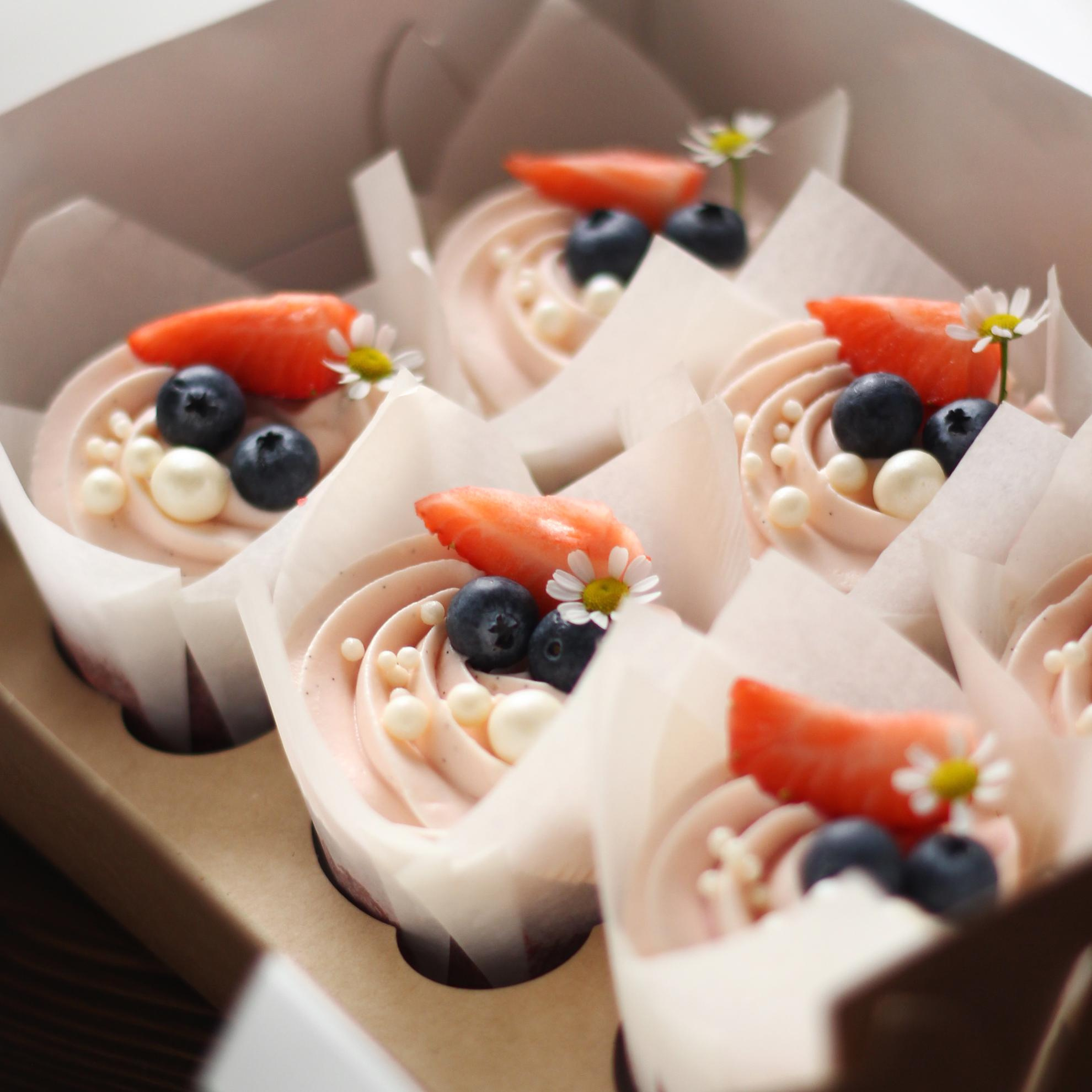 Варианты трайфлов и капкейков. Кондитер Наталья Ташматова