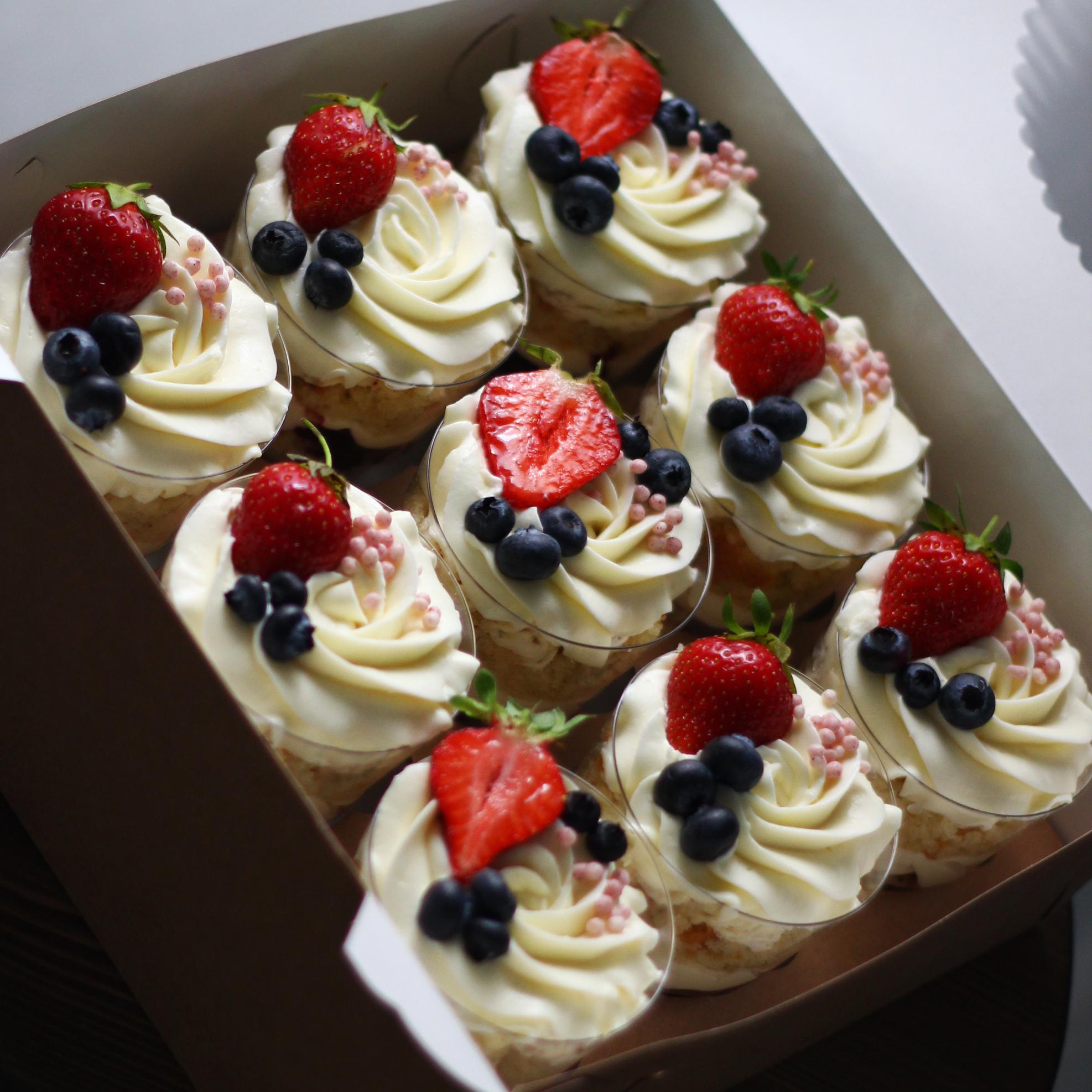 Варианты трайфлов и капкейков. Кондитер Наталья Ташматова