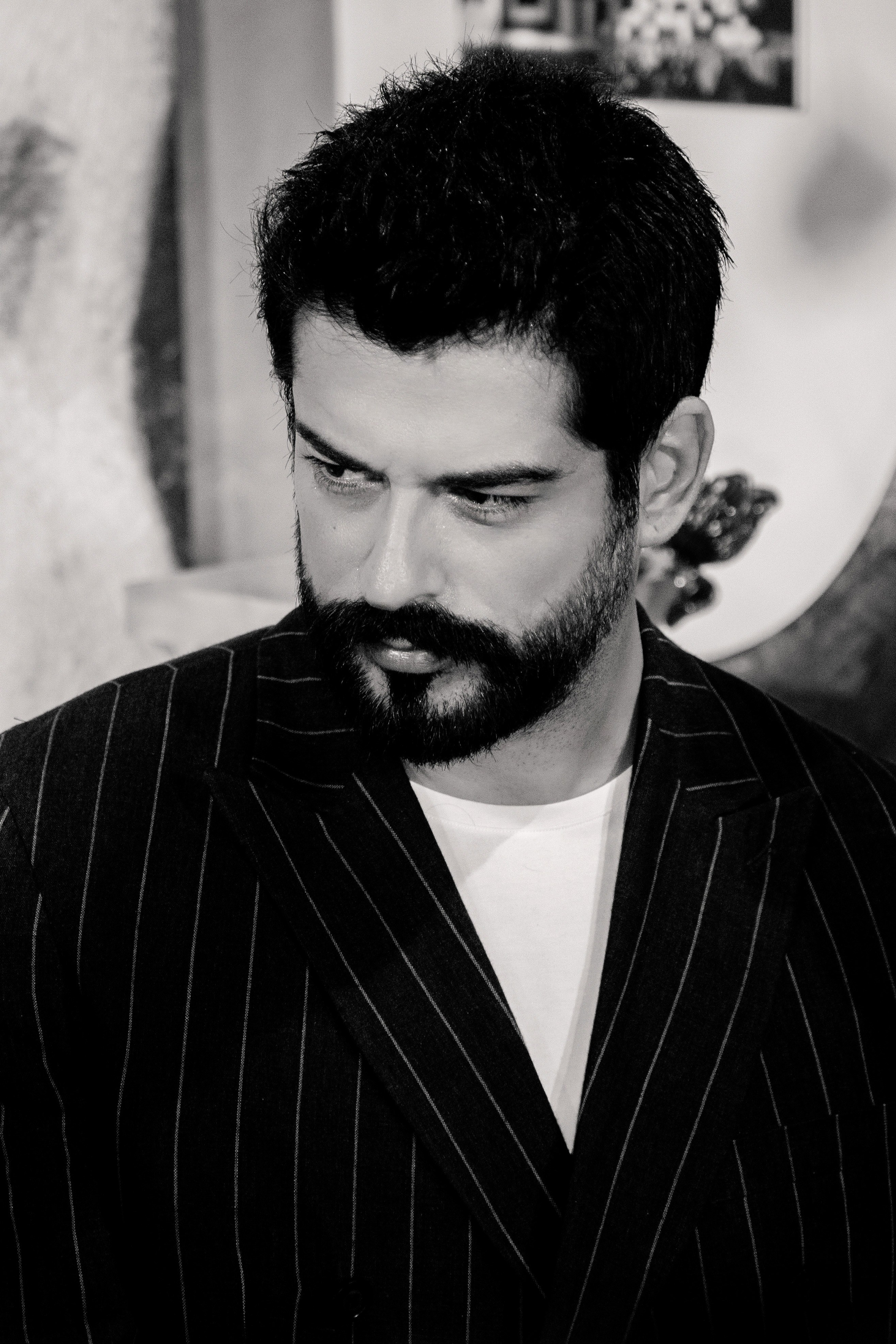 Бурак Озчивит посетил выставку Никаса Сафронова. Фотограф в Москве и Санкт-Петербурге Дарина