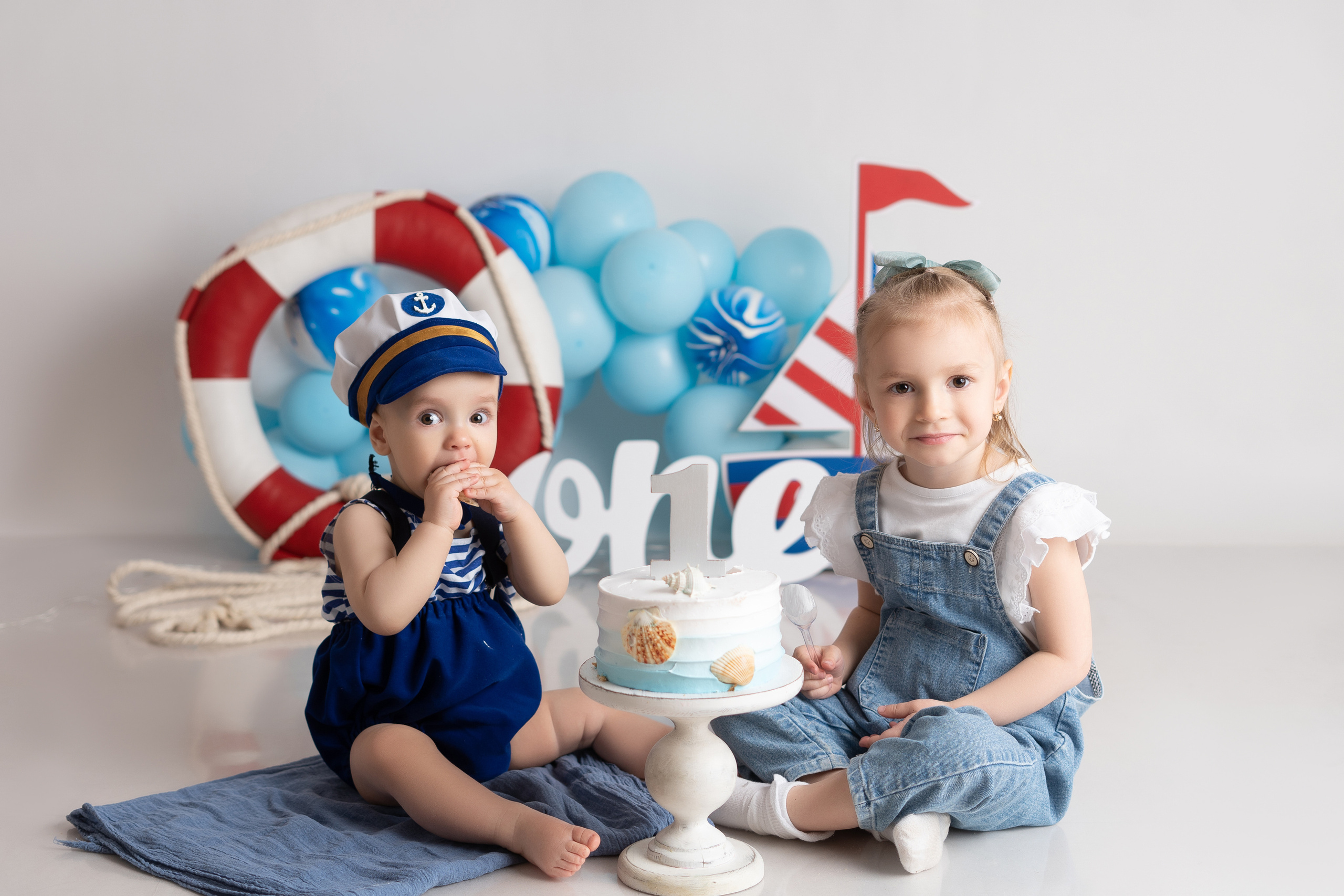 Константин. Фотограф новорождённых в Минске. Годик под ключ