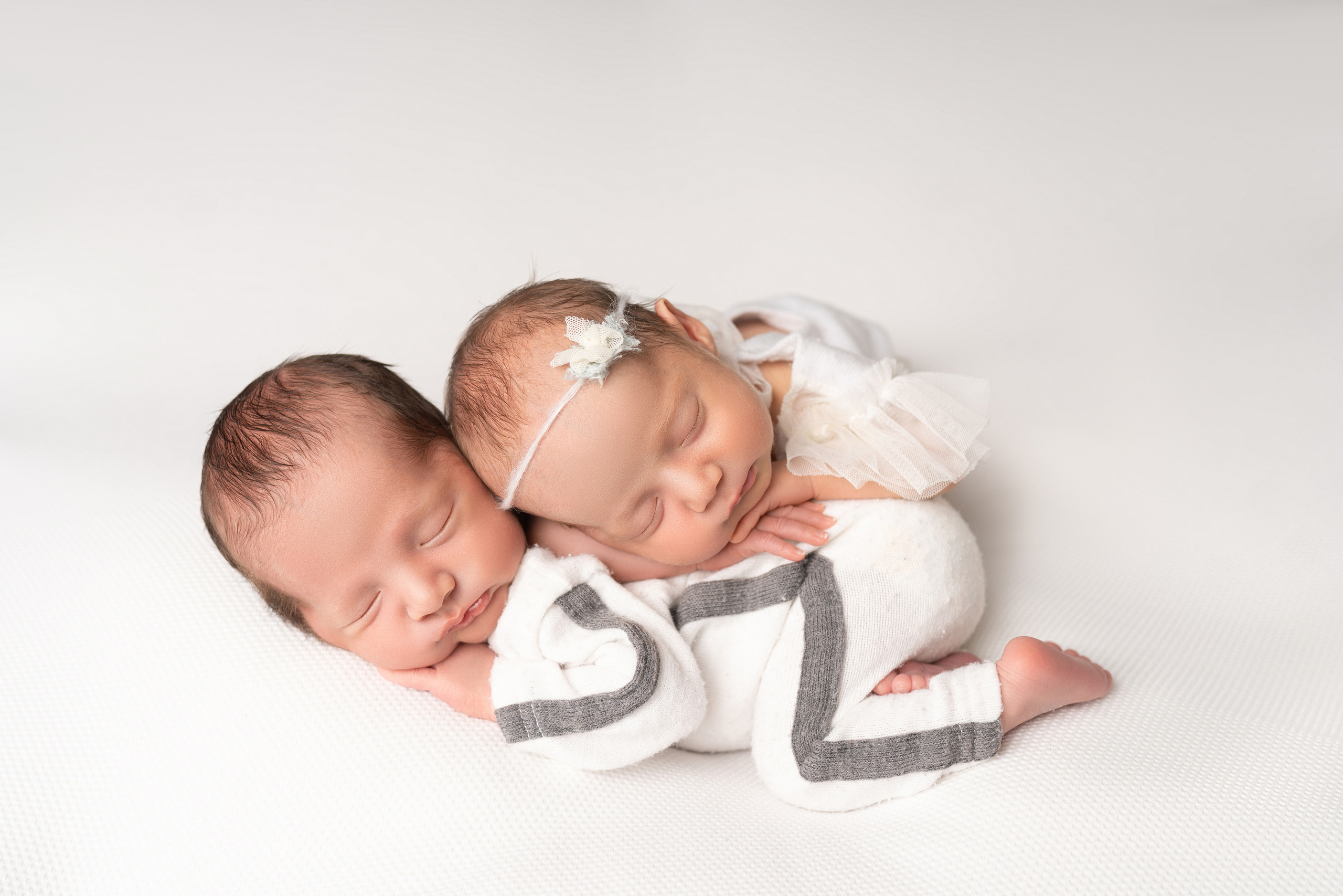 Амина и Мухаммад. Фотограф новорождённых в Минске. Годик под ключ