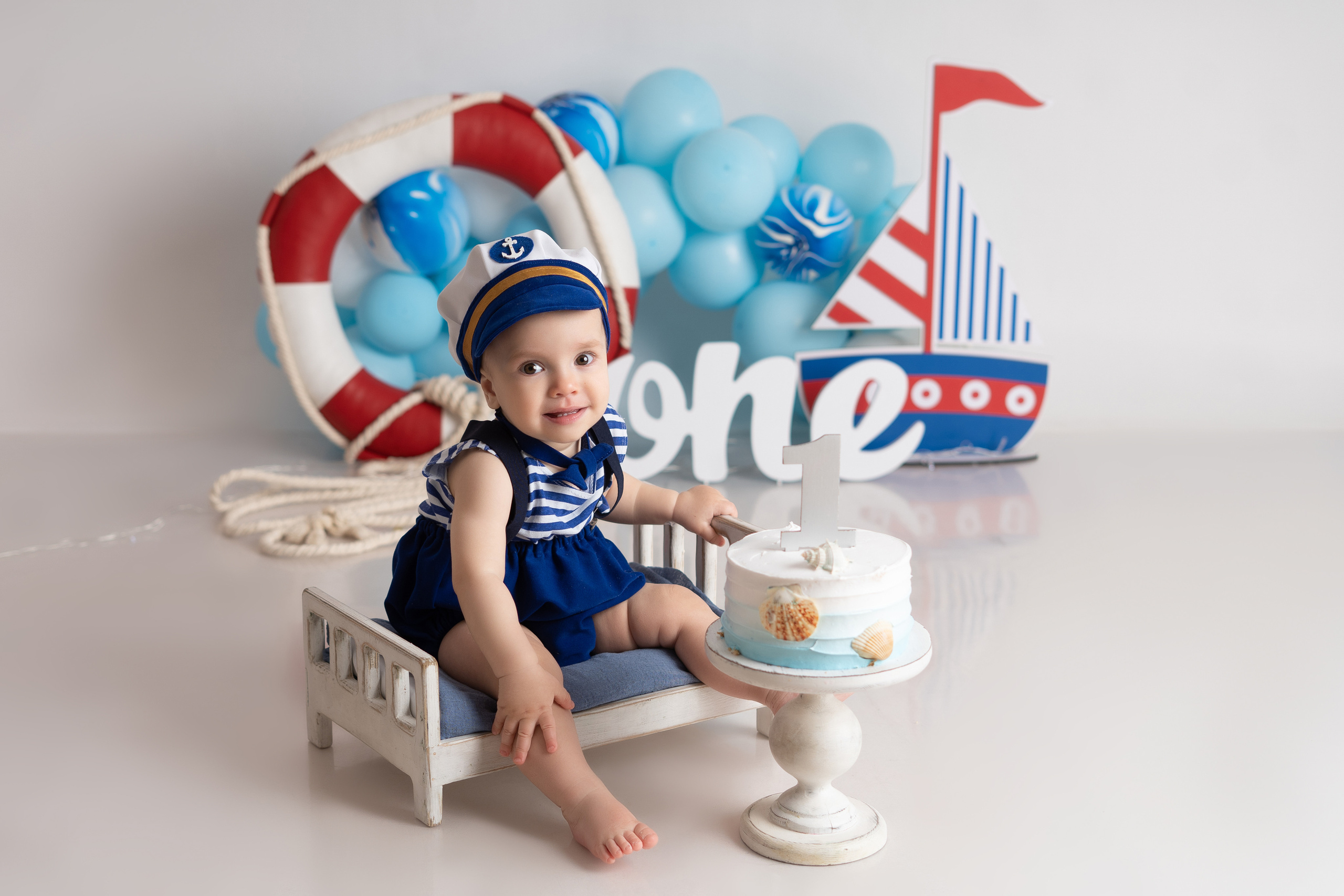 Константин. Фотограф новорождённых в Минске. Годик под ключ