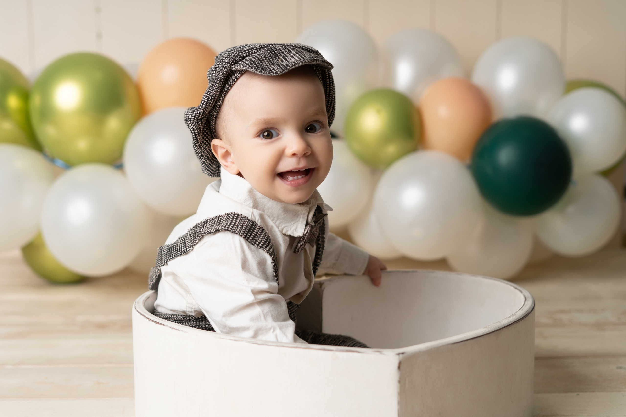 Константин. Фотограф новорождённых в Минске. Годик под ключ