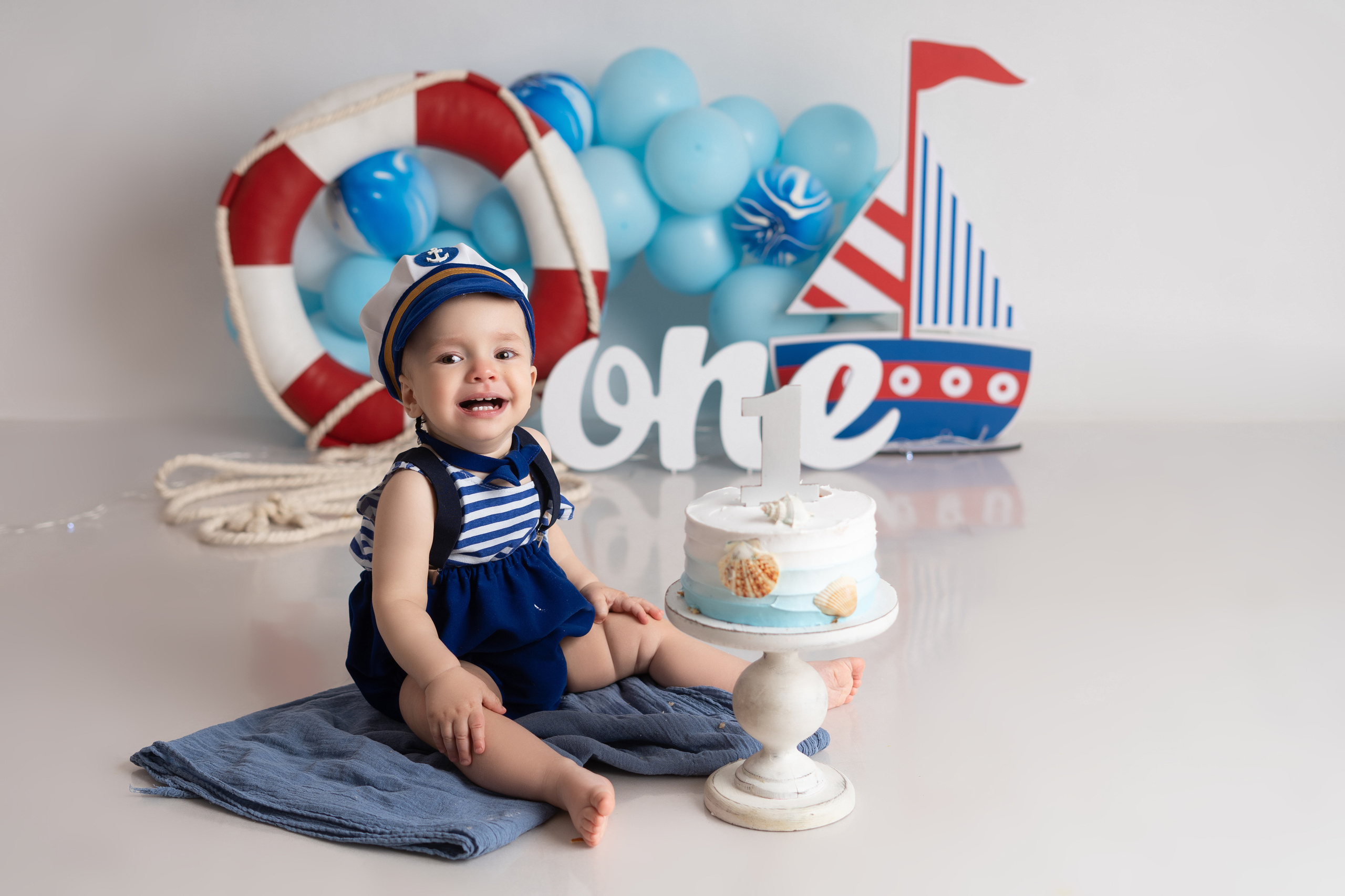 Константин. Фотограф новорождённых в Минске. Годик под ключ