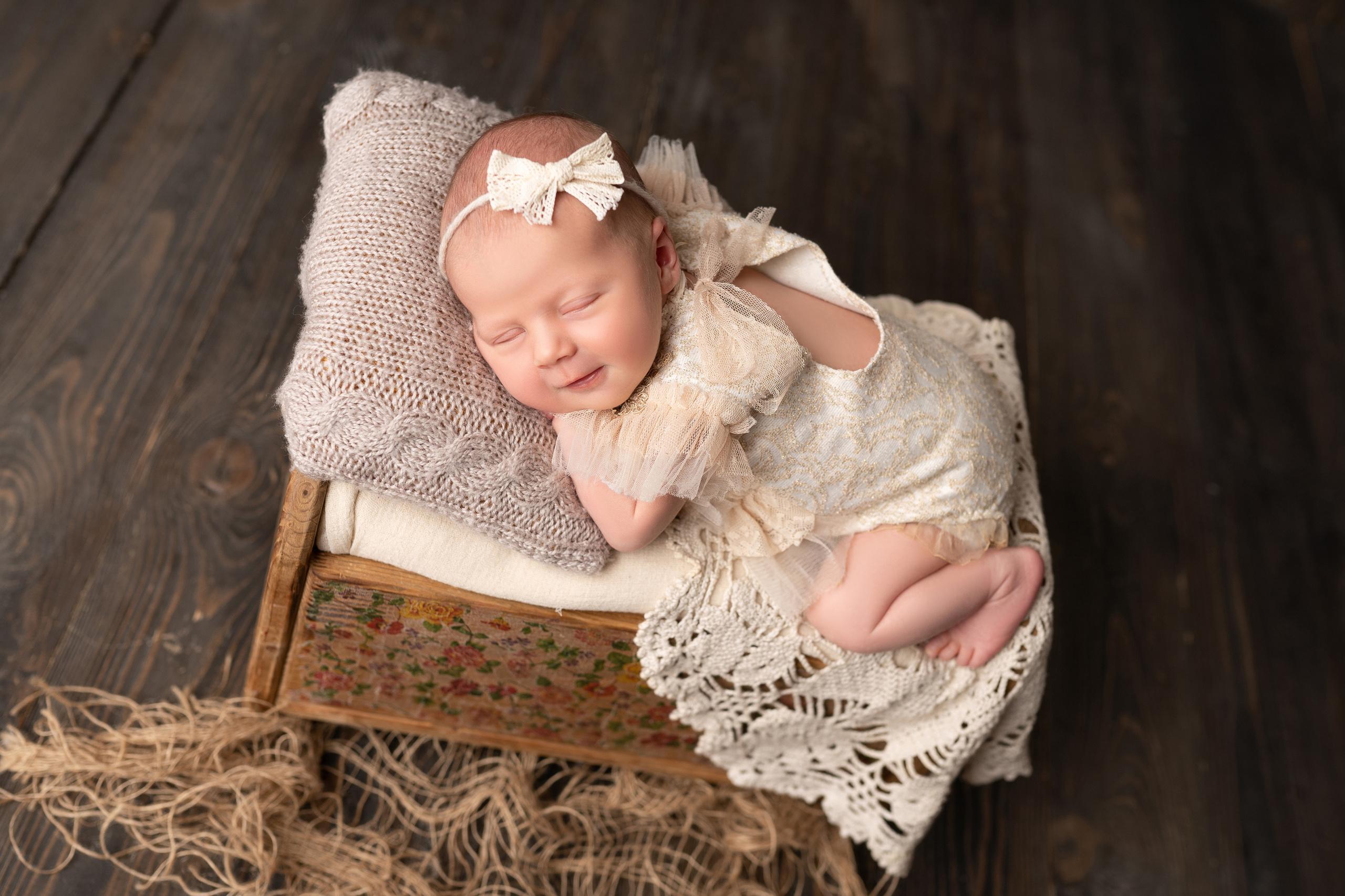 Вероника. Фотограф новорождённых в Минске. Годик под ключ