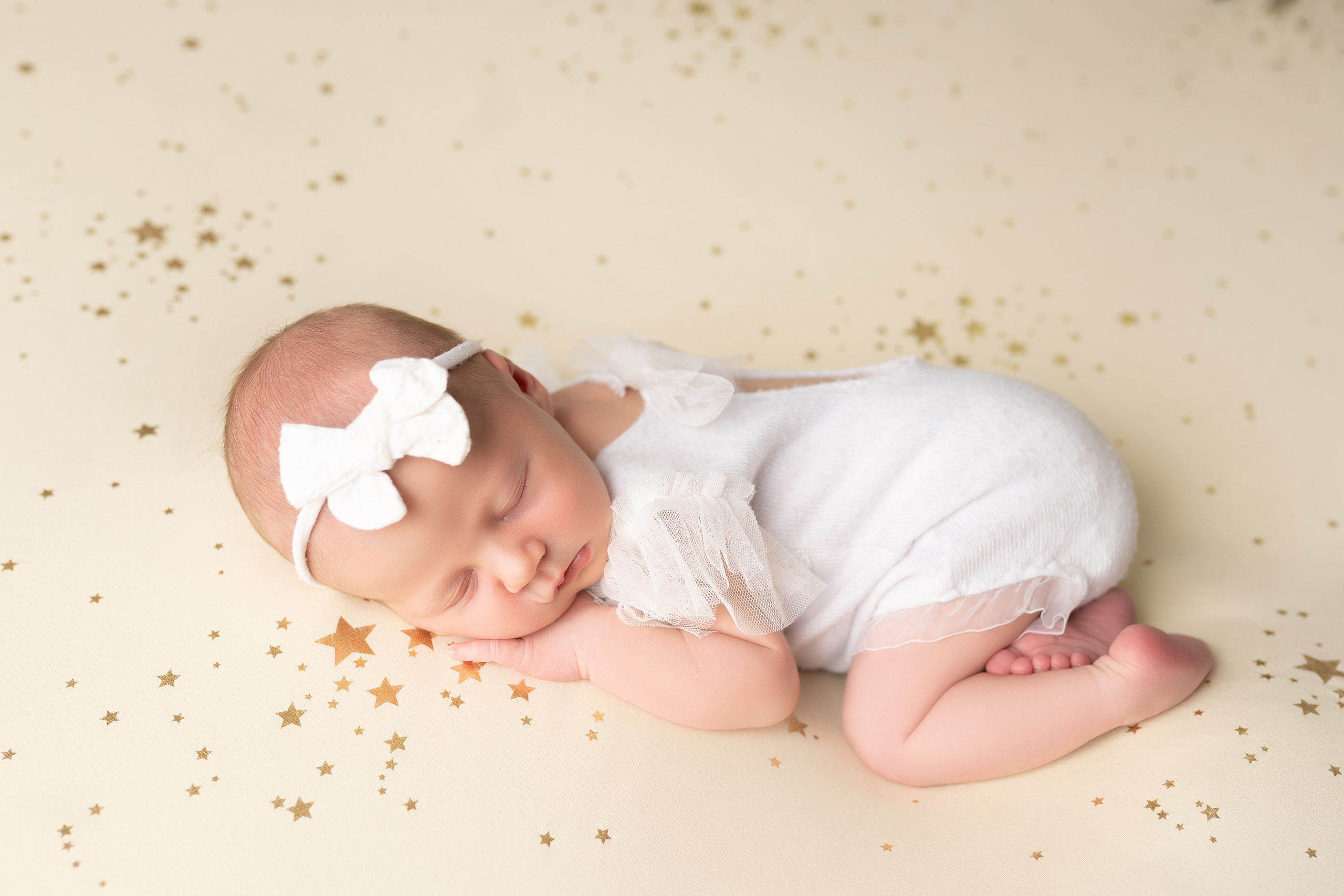 Вероника. Фотограф новорождённых в Минске. Годик под ключ