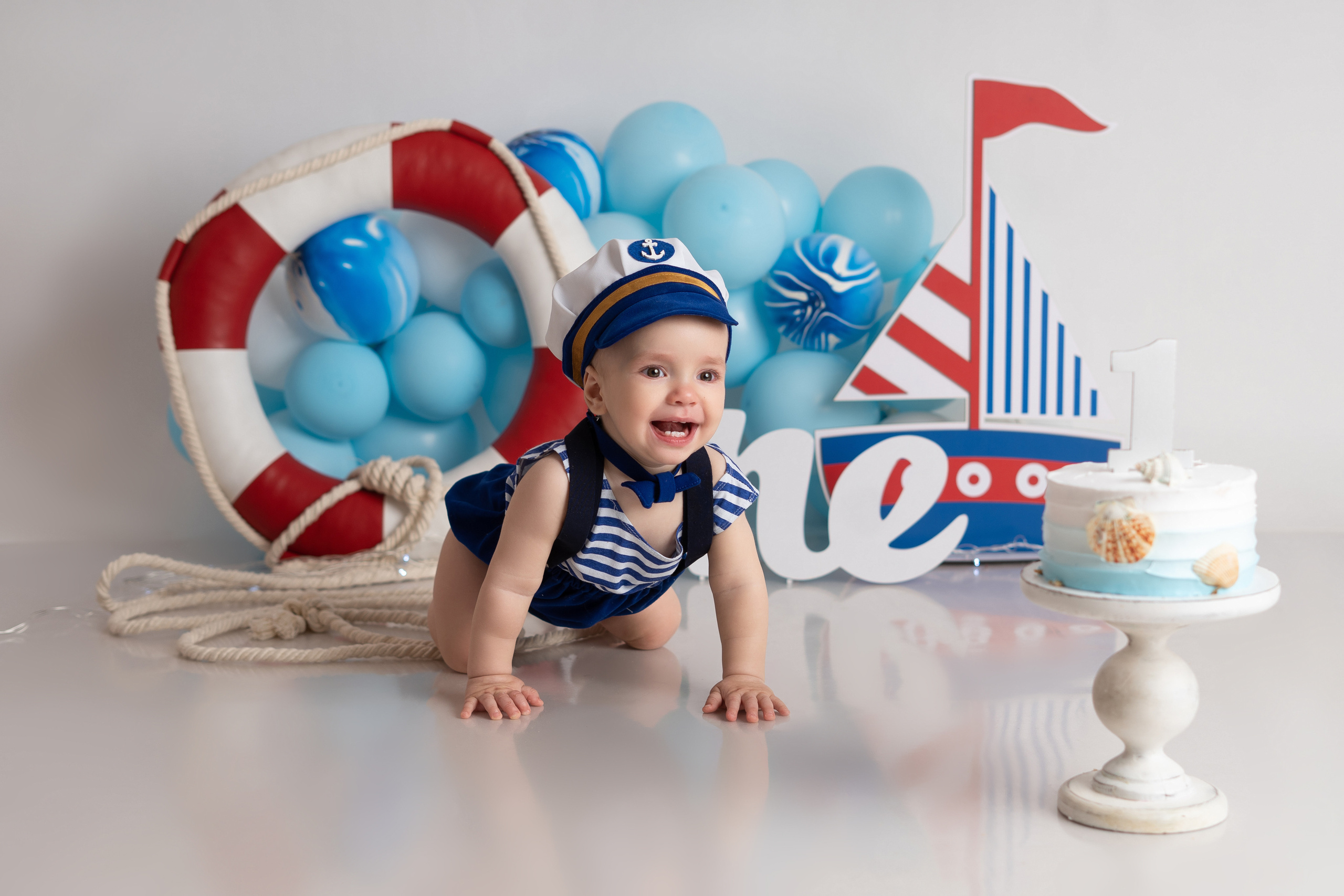 Константин. Фотограф новорождённых в Минске. Годик под ключ