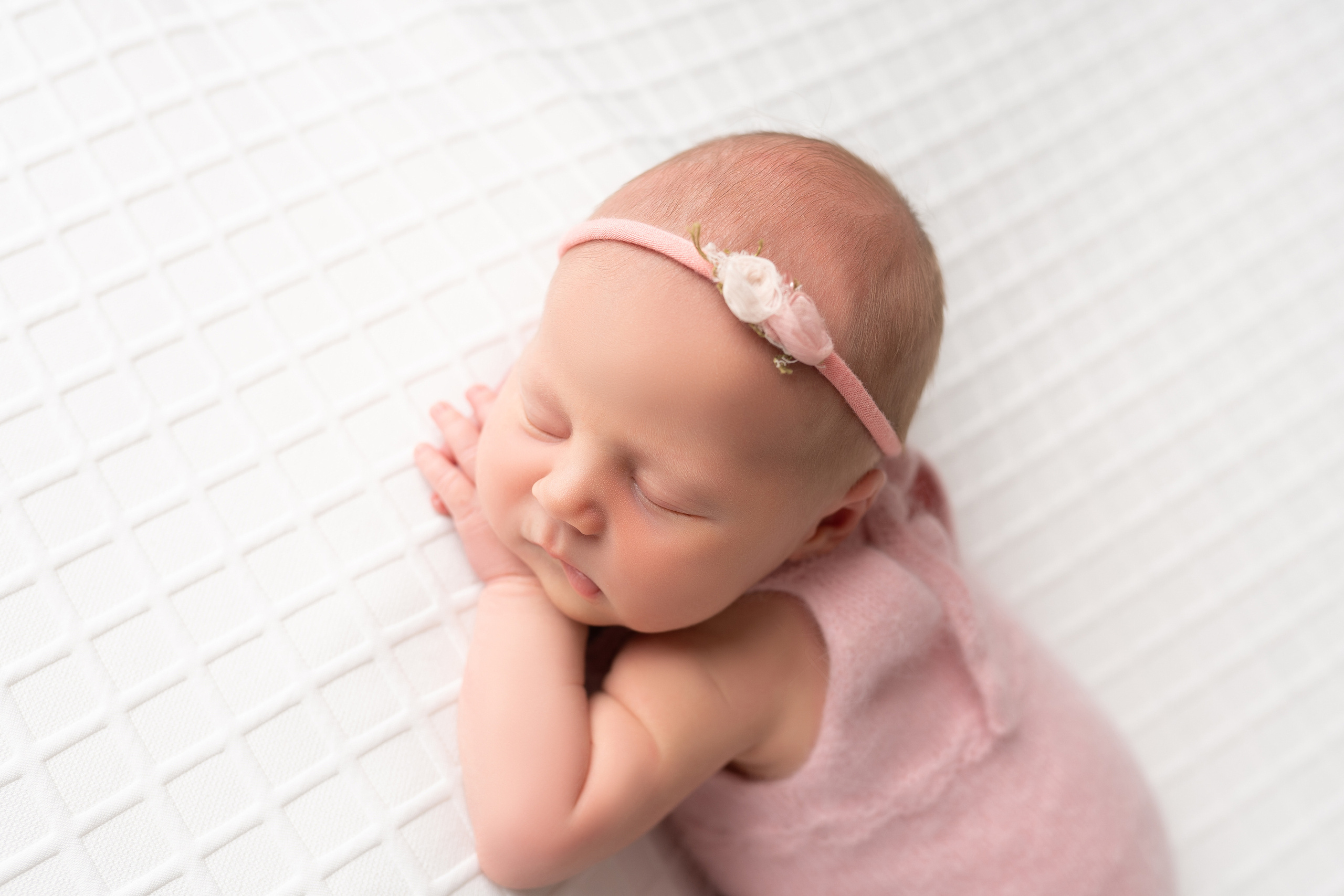 Вероника. Фотограф новорождённых в Минске. Годик под ключ