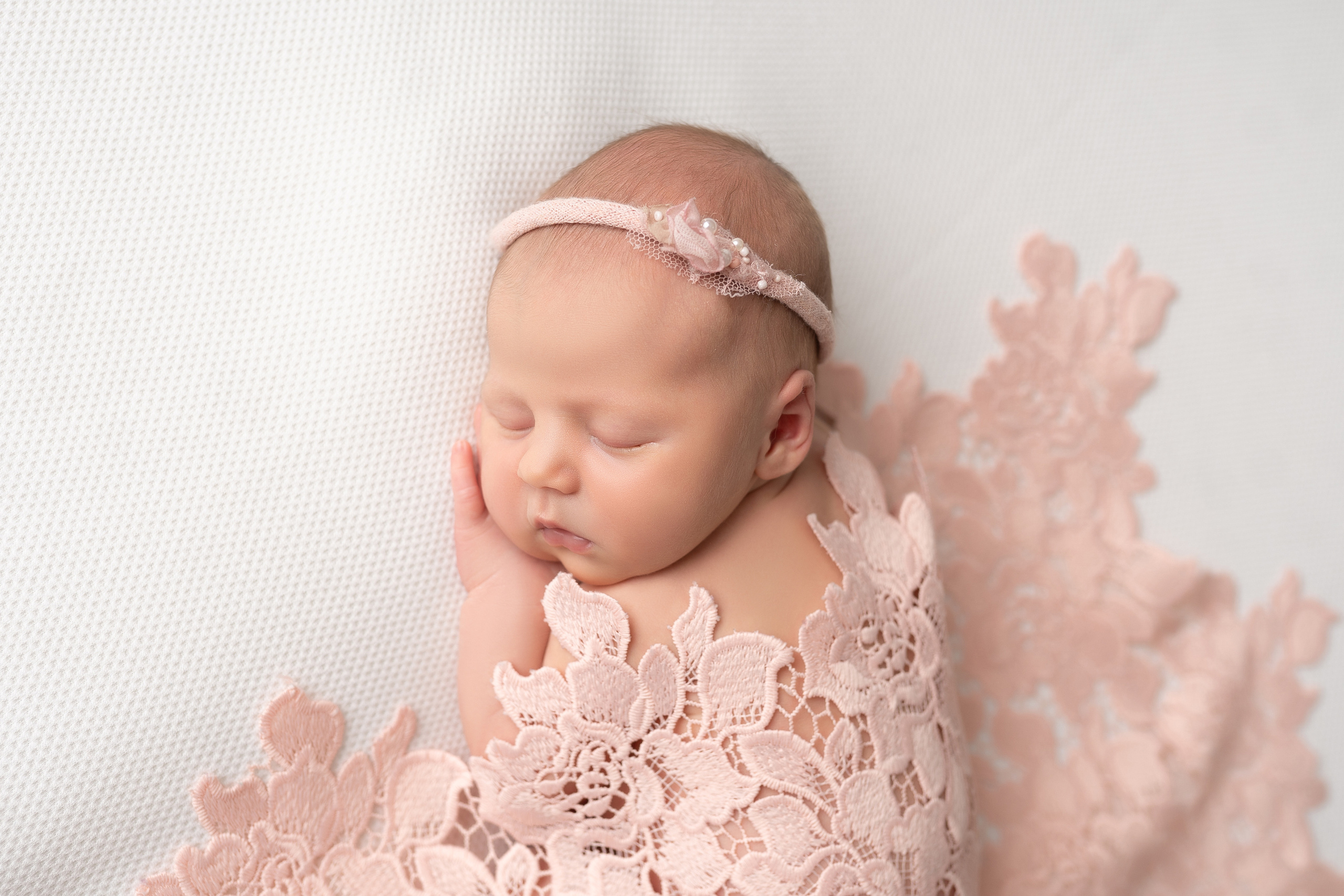 Вероника. Фотограф новорождённых в Минске. Годик под ключ