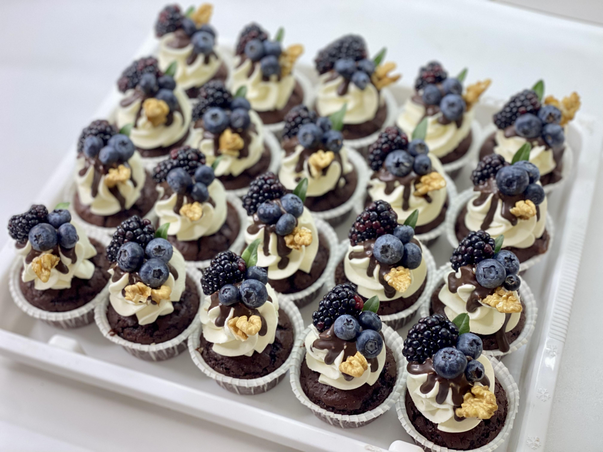 Капкейки фуршетные. Katyasugarsugar капкейки, зефир, торты Москва