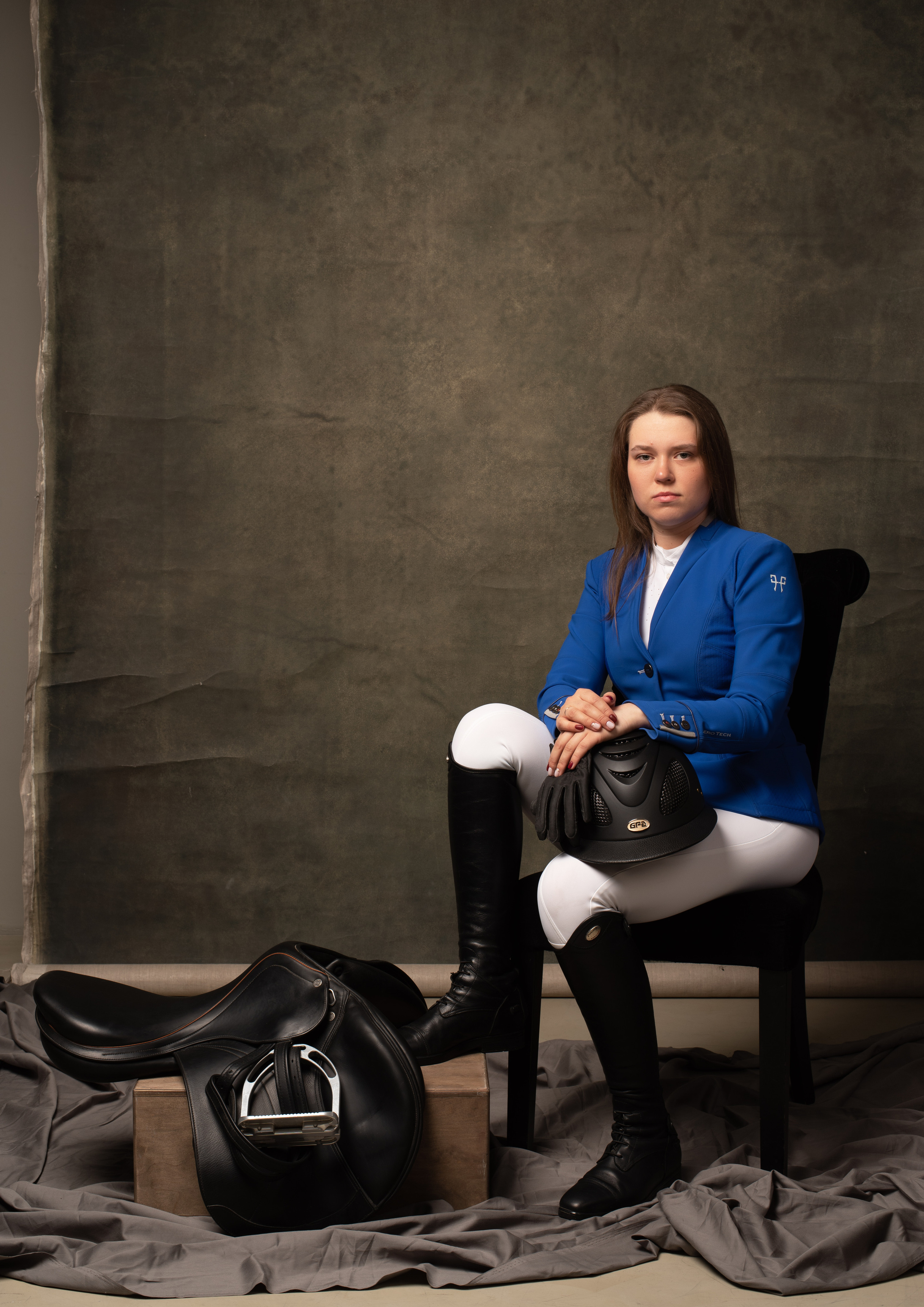 Портретная съемка, портрет конника, портрет всадника, конный спорт, спортсмен по конному спорту, выездка, конкур, проект, съемка проекта, фотография, групповой портрет, фотограф спб, портретный фотограф спб, студийная съемка, съемка в студии, профессиональный фотограф