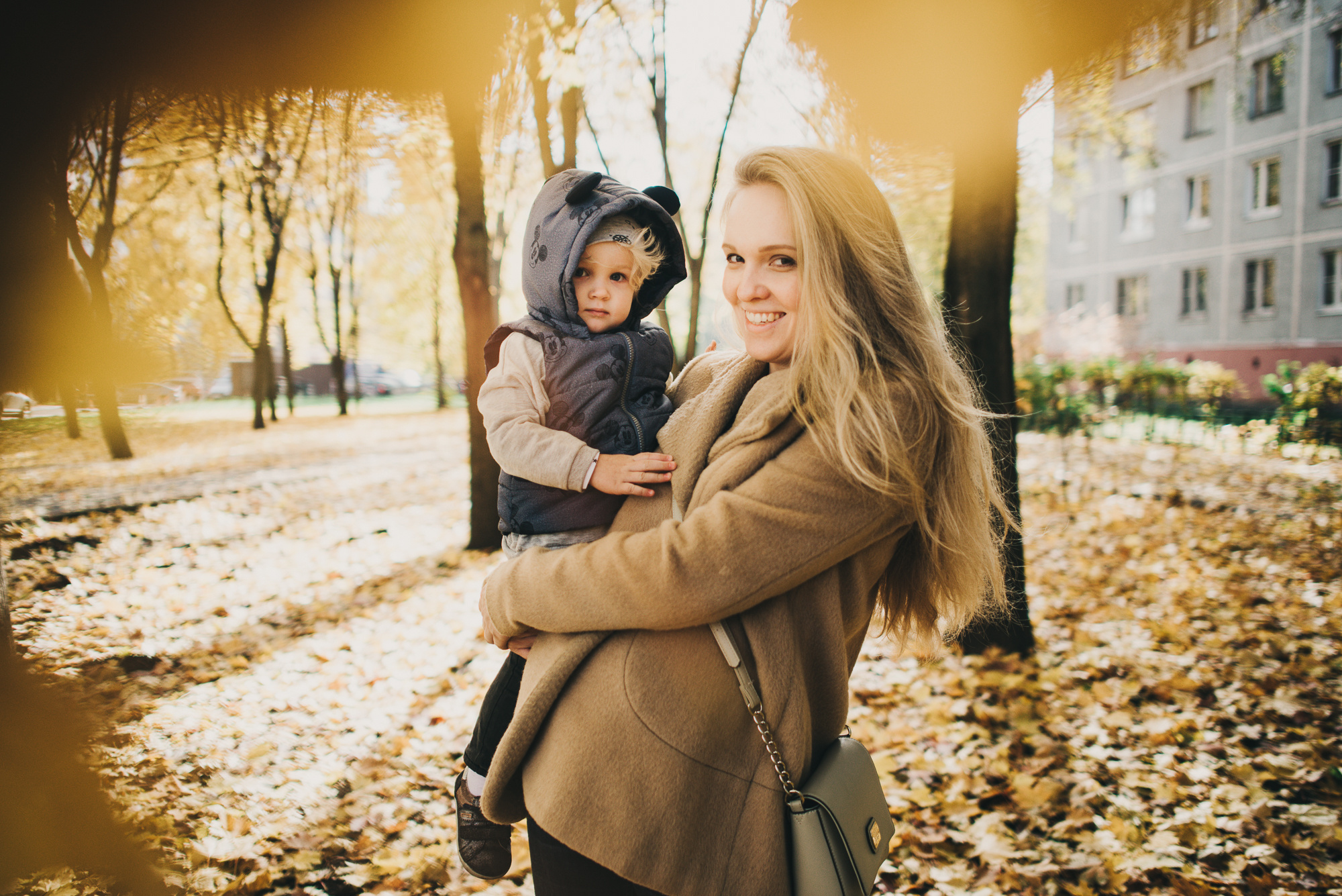 Катя и Соната: в бликах осени. Фотограф в Москве новорожденные свадьбы семьи Дарья Ларионова