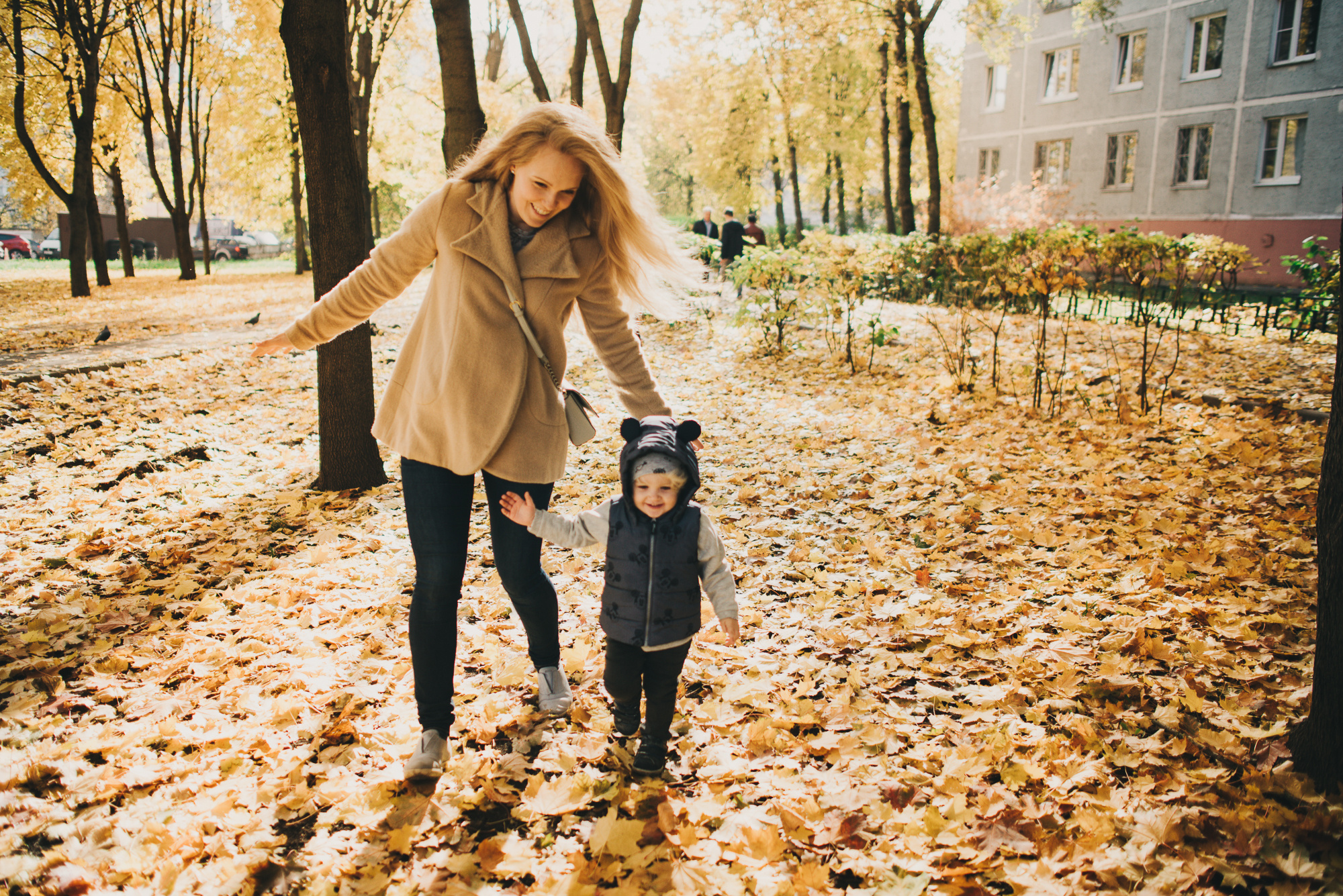 Катя и Соната: в бликах осени. Фотограф в Москве новорожденные свадьбы семьи Дарья Ларионова