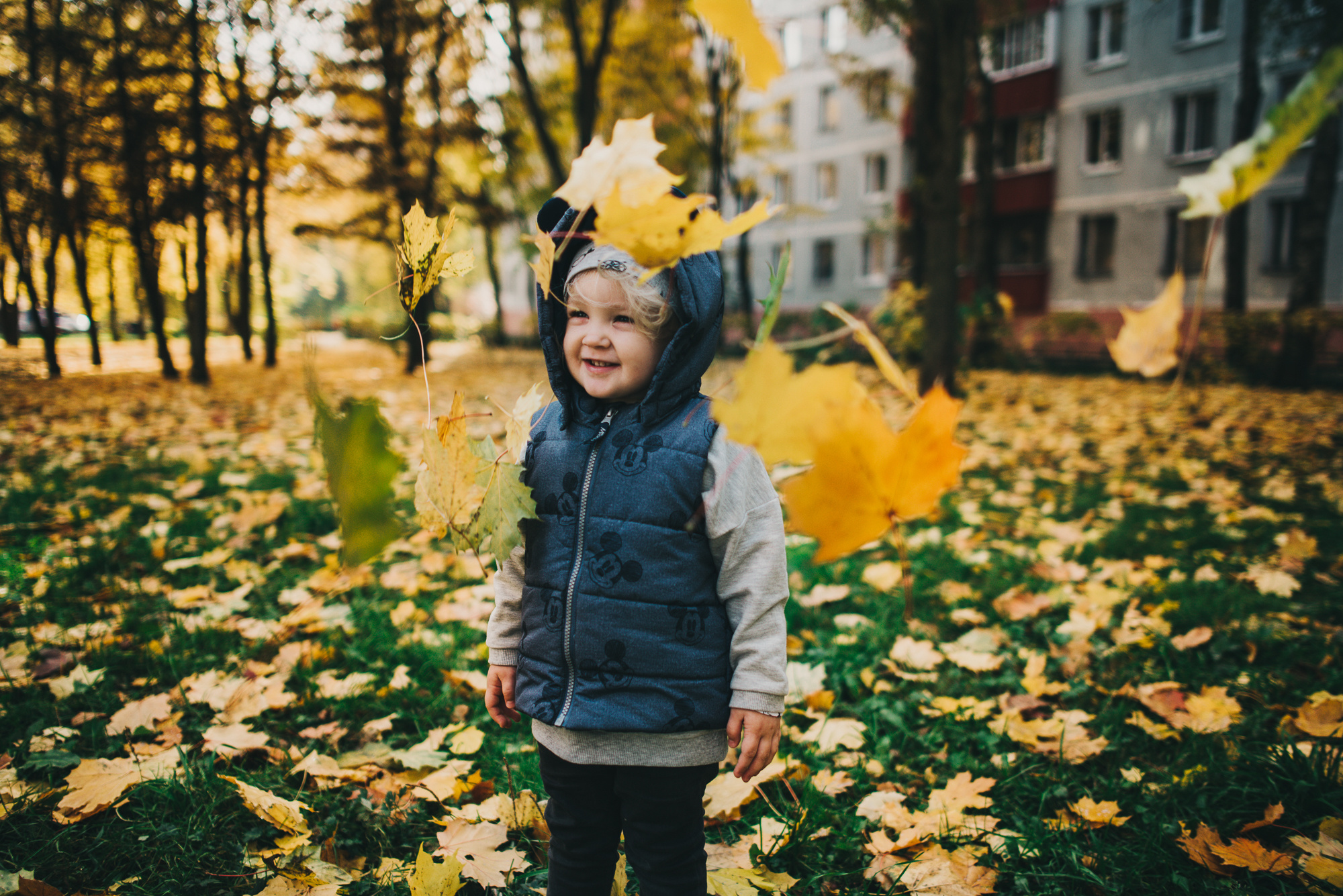 Катя и Соната: в бликах осени. Фотограф в Москве новорожденные свадьбы семьи Дарья Ларионова