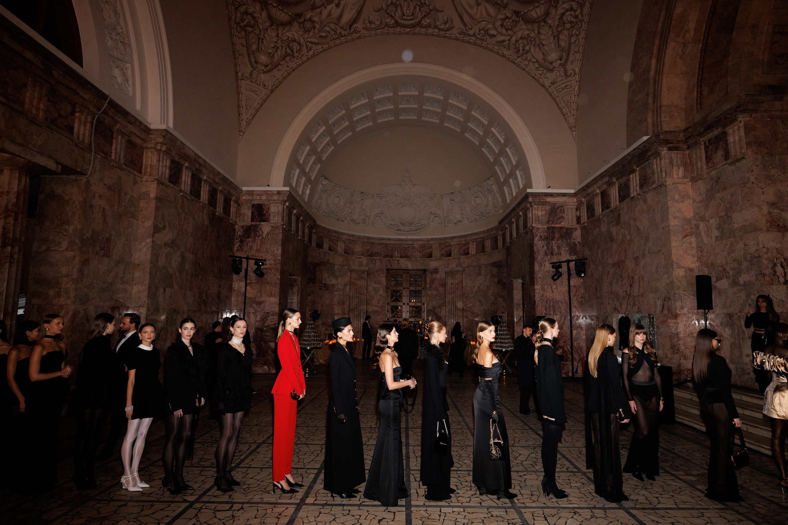 PARISIENNE. Lichi Fashion show. Aleksandr Tsukanov