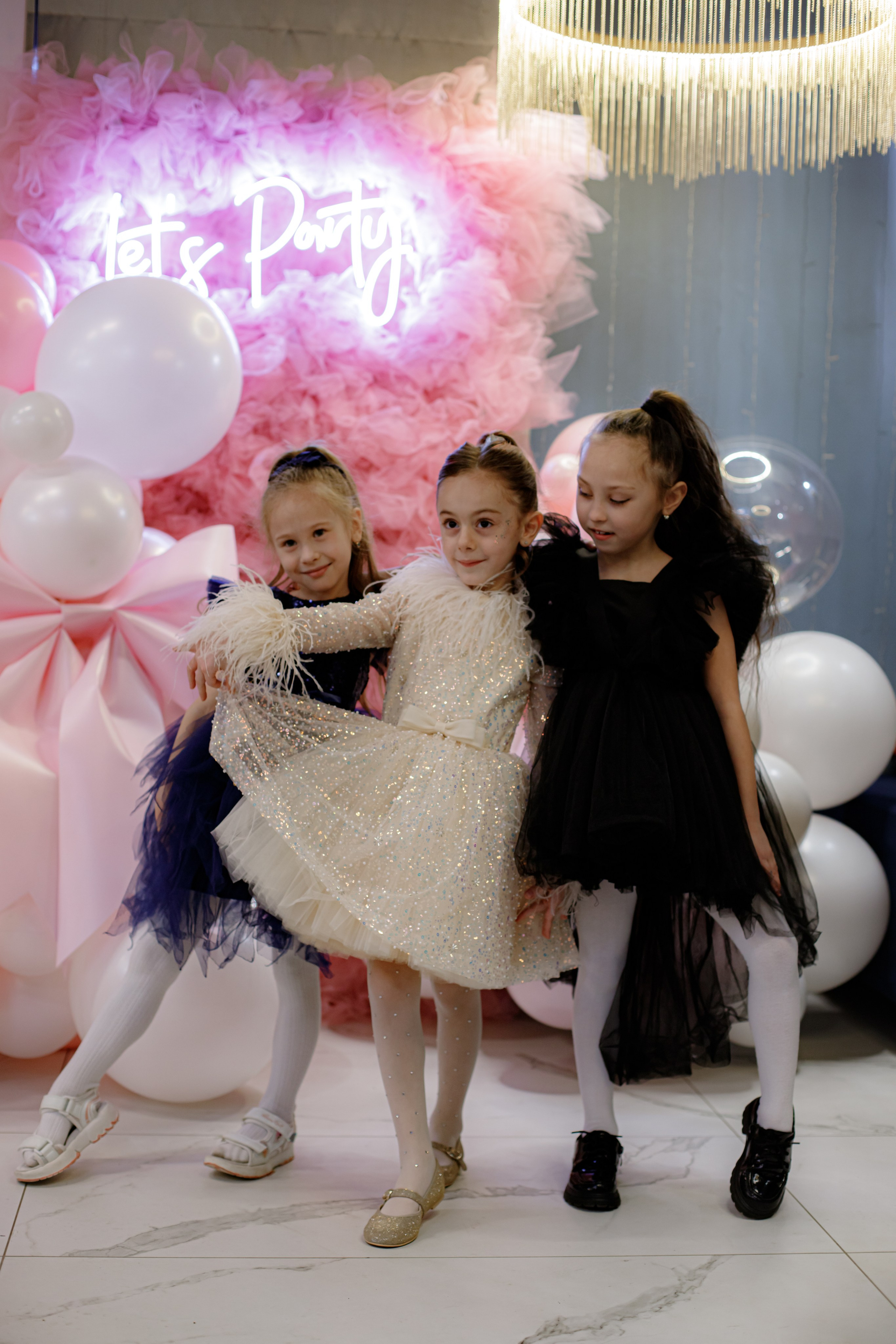 ASIA'S BIRTHDAY PARTY. Photokarish