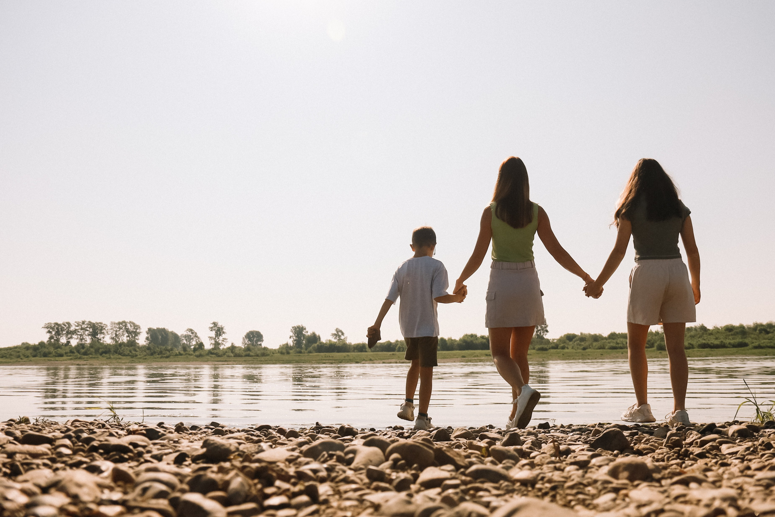 Семейная фотосессия утром на природе. Семейный фотограф в Томске Максимова Екатерина