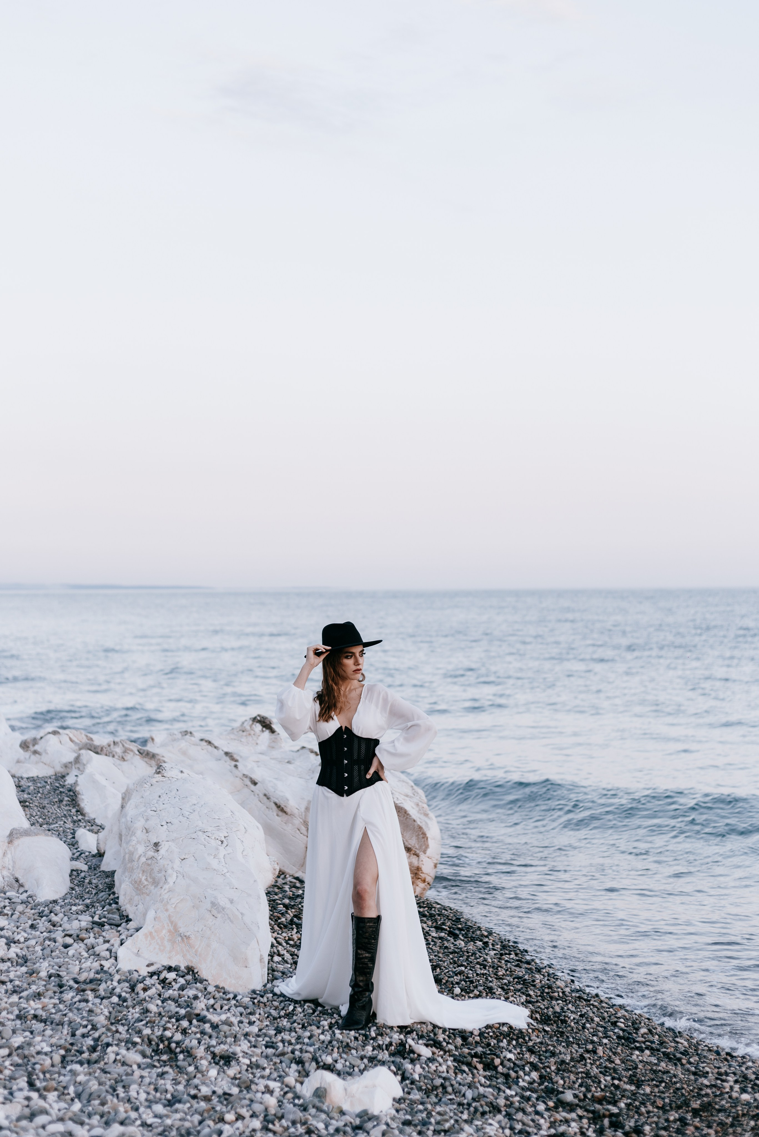 На белых скалах. Photographer Victoria Slavnova