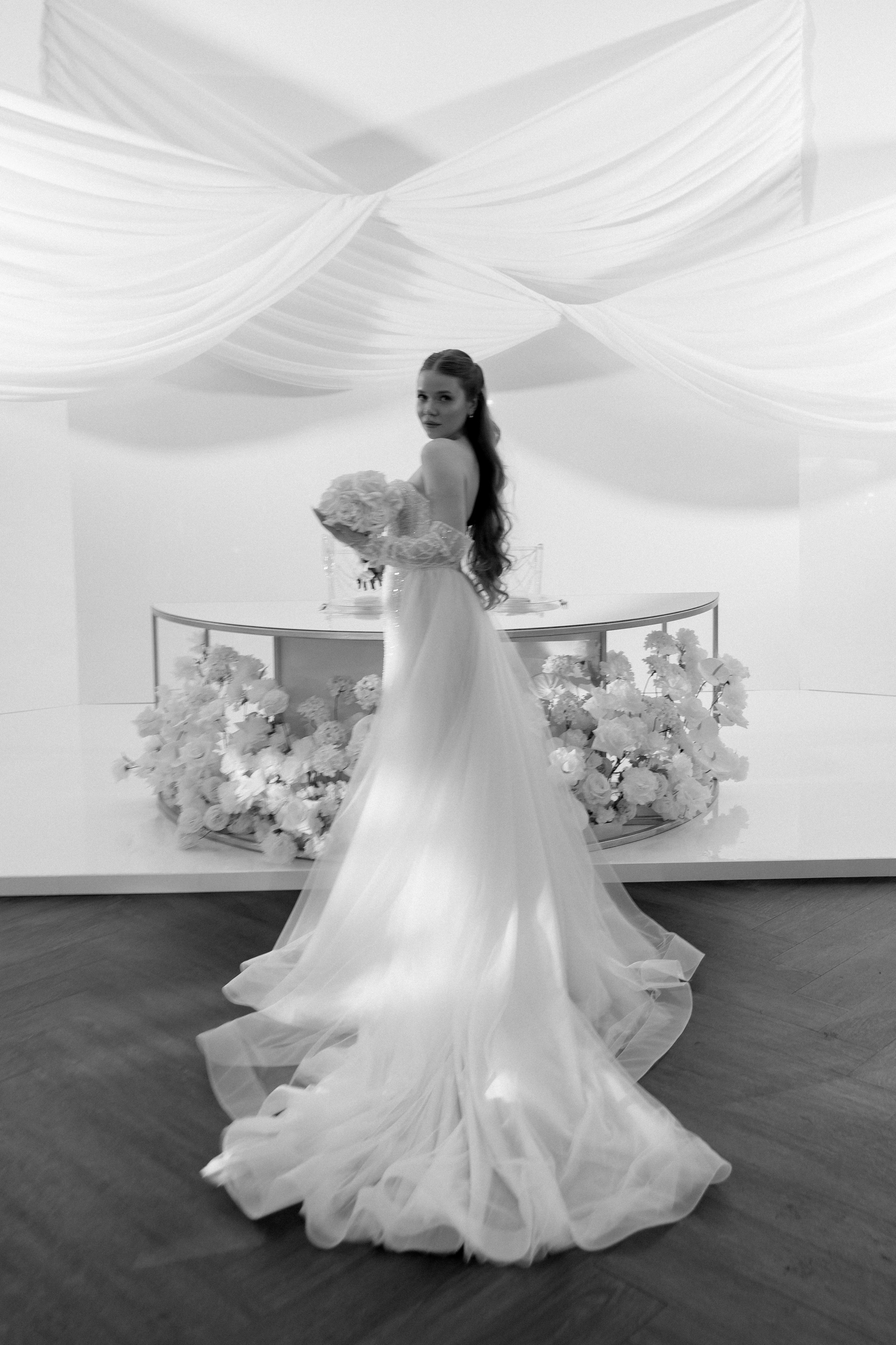 СВАДЕБНАЯ СЬЕМКА СБОРОВ В ОТЕЛЕ И ВЫЕЗД НА ЦЕРЕМОНИЮ (СНЯТО В СИБИРЕ В НИЖНЕВАРТОВСКЕ). Профессиональный фотограф, Санкт-Петербург — Виктория Богомолова