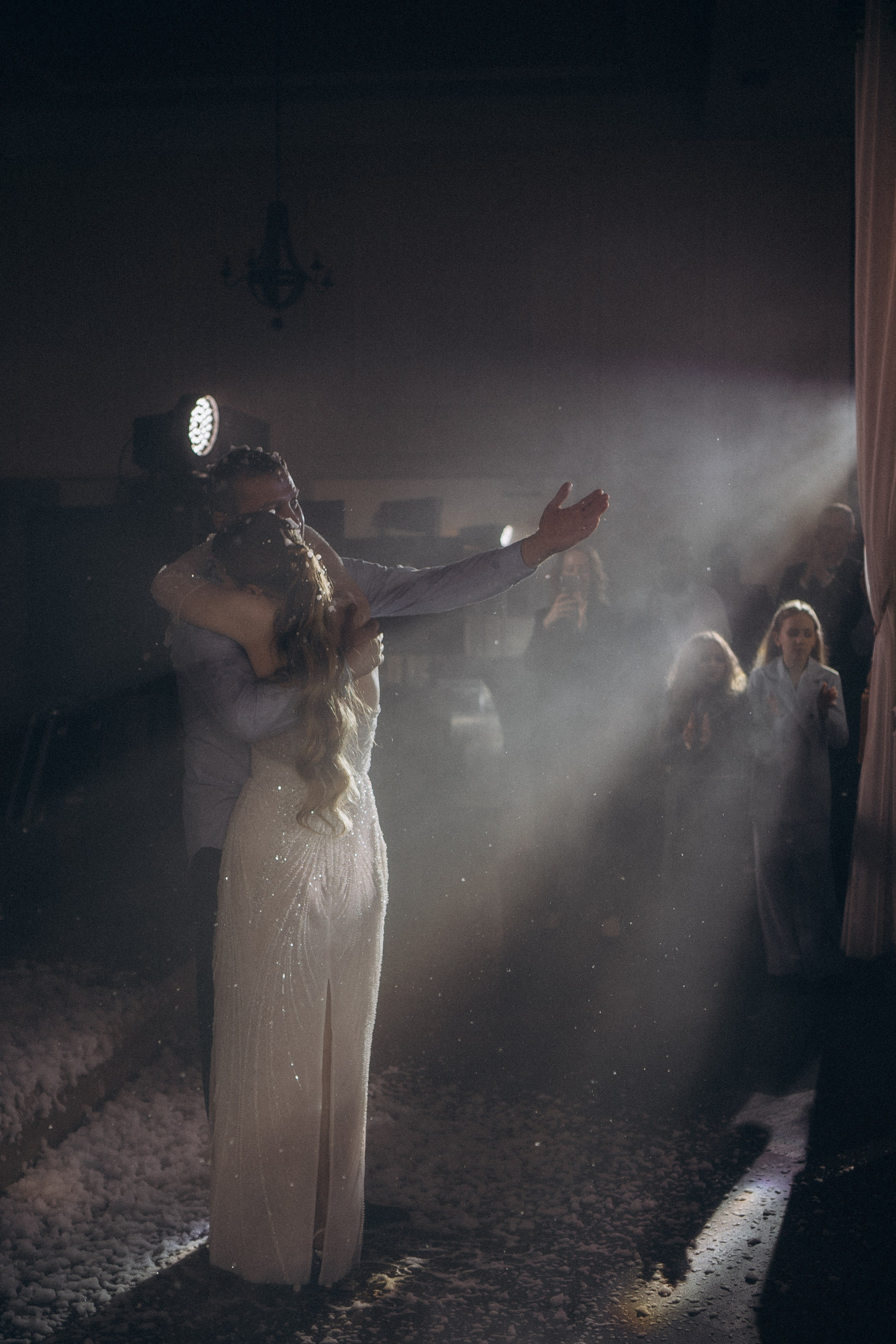 ТАНЕЦ С ПАПОЙ СВАДЕБНМ БАНКЕТЕ (СНЯТО В СИБИРЕ В НИЖНЕВАРТОВСКЕ). Профессиональный фотограф, Санкт-Петербург — Виктория Богомолова