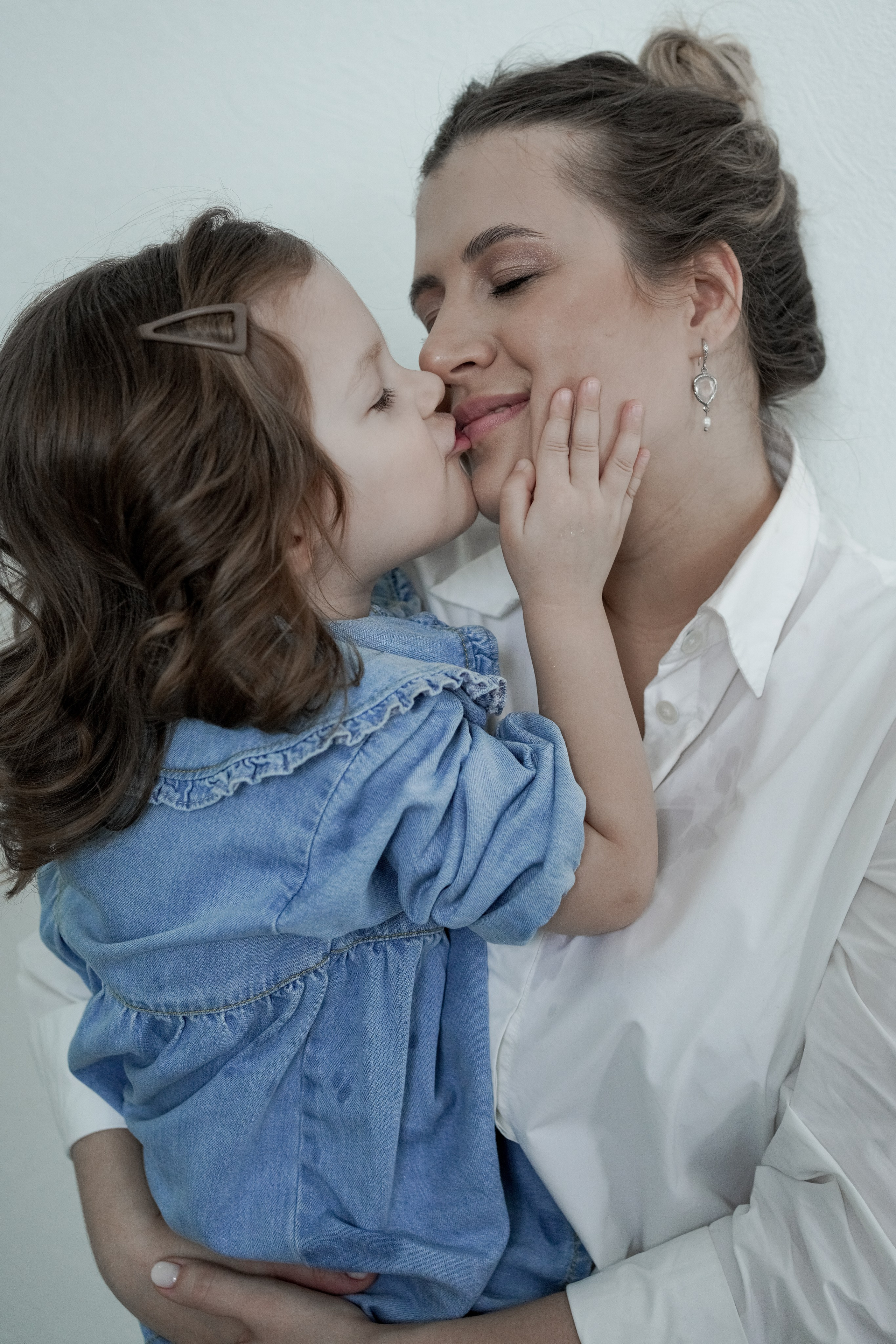 Дома с дочкой. Свадебный и семейный фотограф Афанасьева Анна в Кисловодске