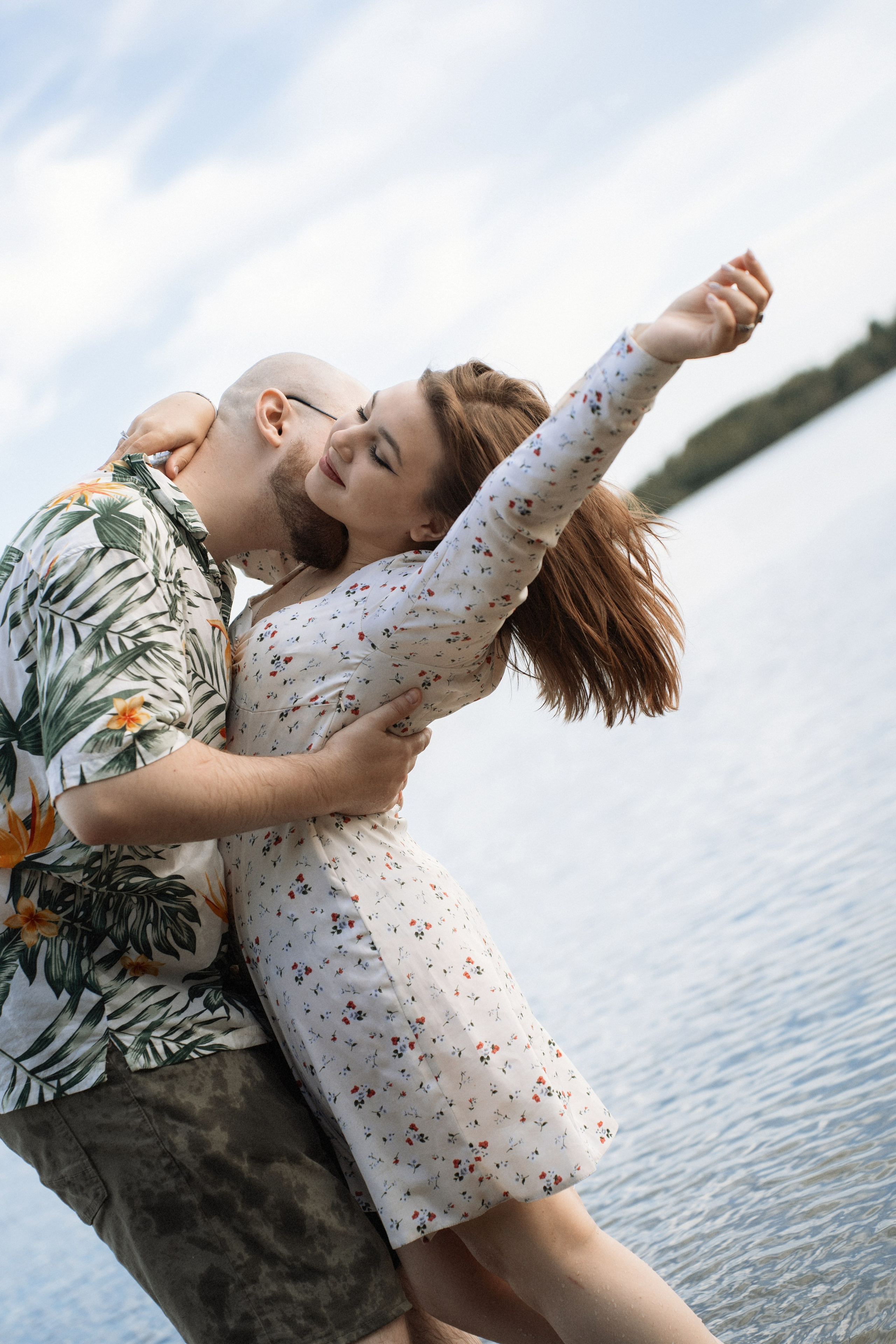 Алена и Максим. Фотосессия на реке. Яна Орехова. Фотограф в Томске