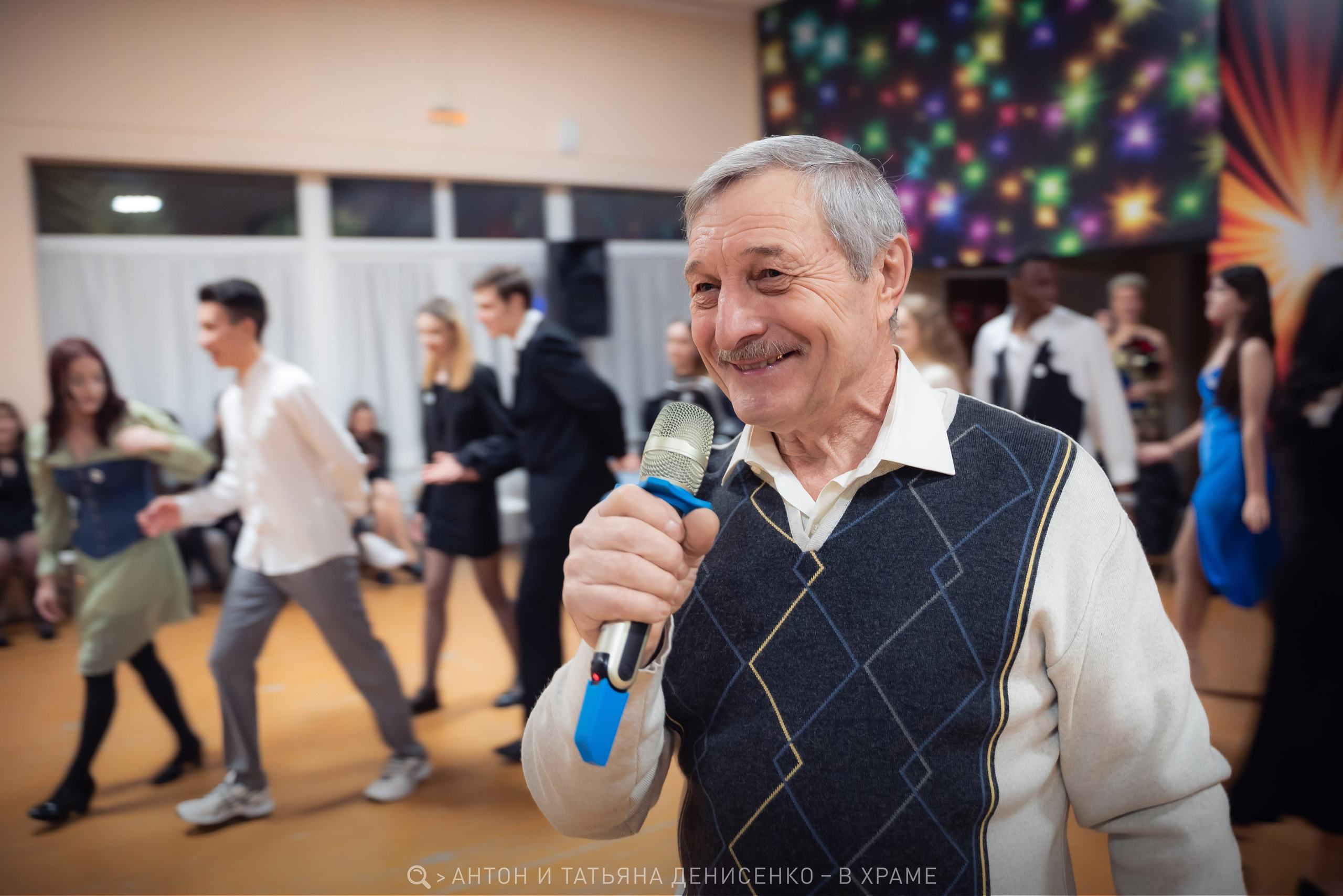 Молодежный зимний бал, г. Зерноград. Антон и Татьяна Денисенко — В храме