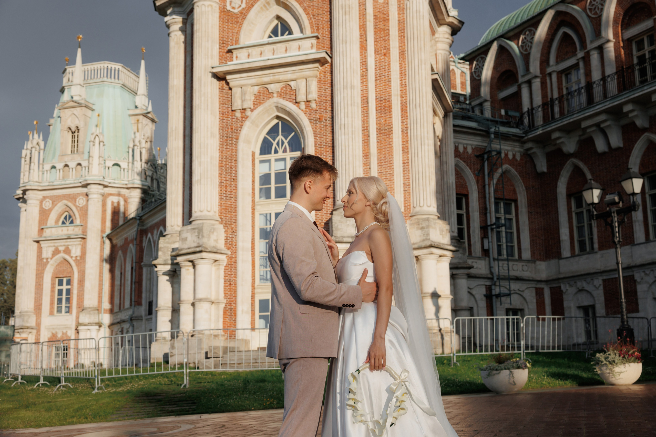 Отель «Милан», Шипиловский ЗАГС, прогулка в парке Царицыно. Свадебный и репортажный фотограф (Москва, Королев и другие)