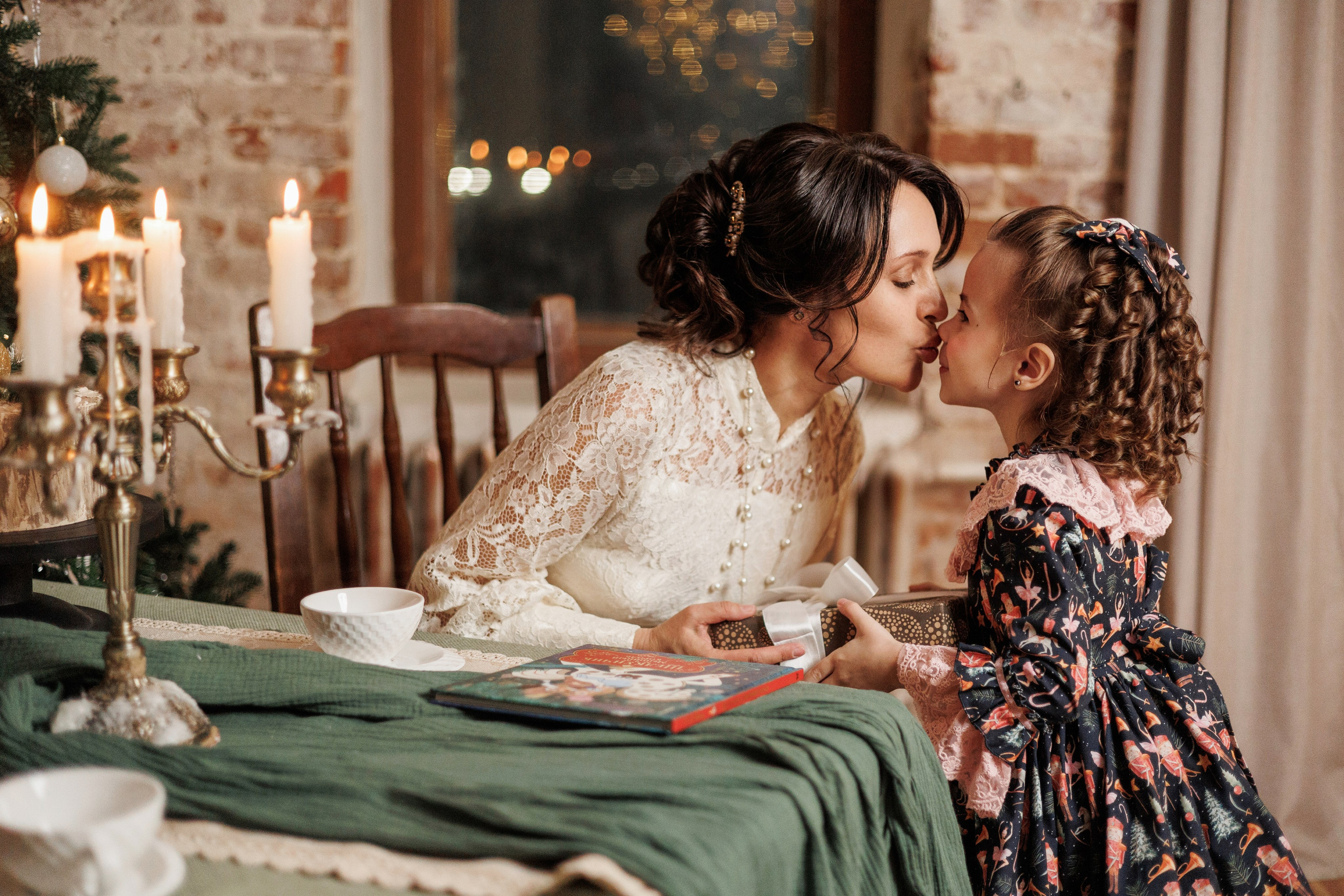 Мама и дочка. Фотограф Мальнева Юлия в Липецке, в Москве. Фотостудия MARU в Липецке