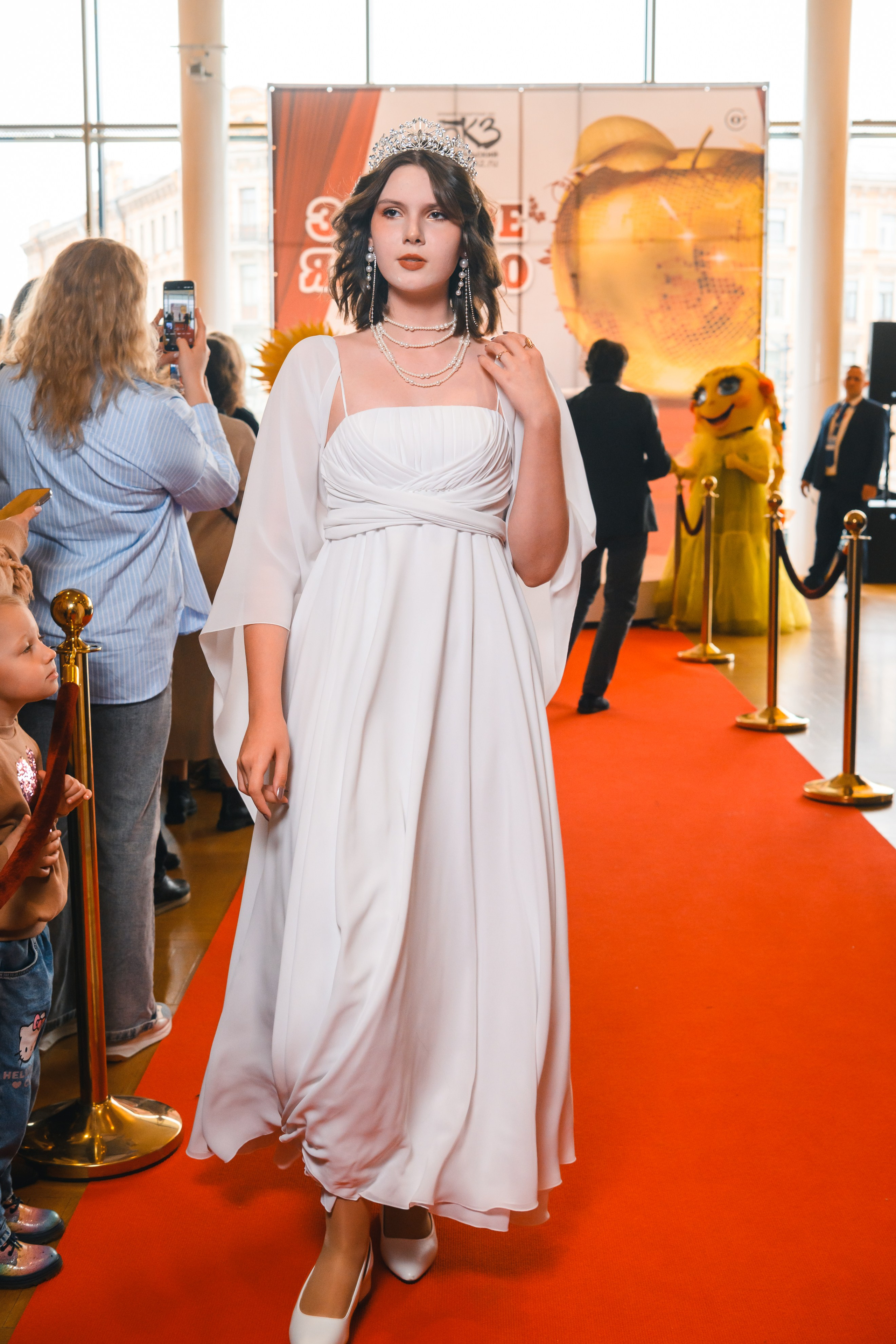 23 апреля, красная дорожка, БКЗ Октябрьский, г. Санкт-Петербург. Золотое яблочко