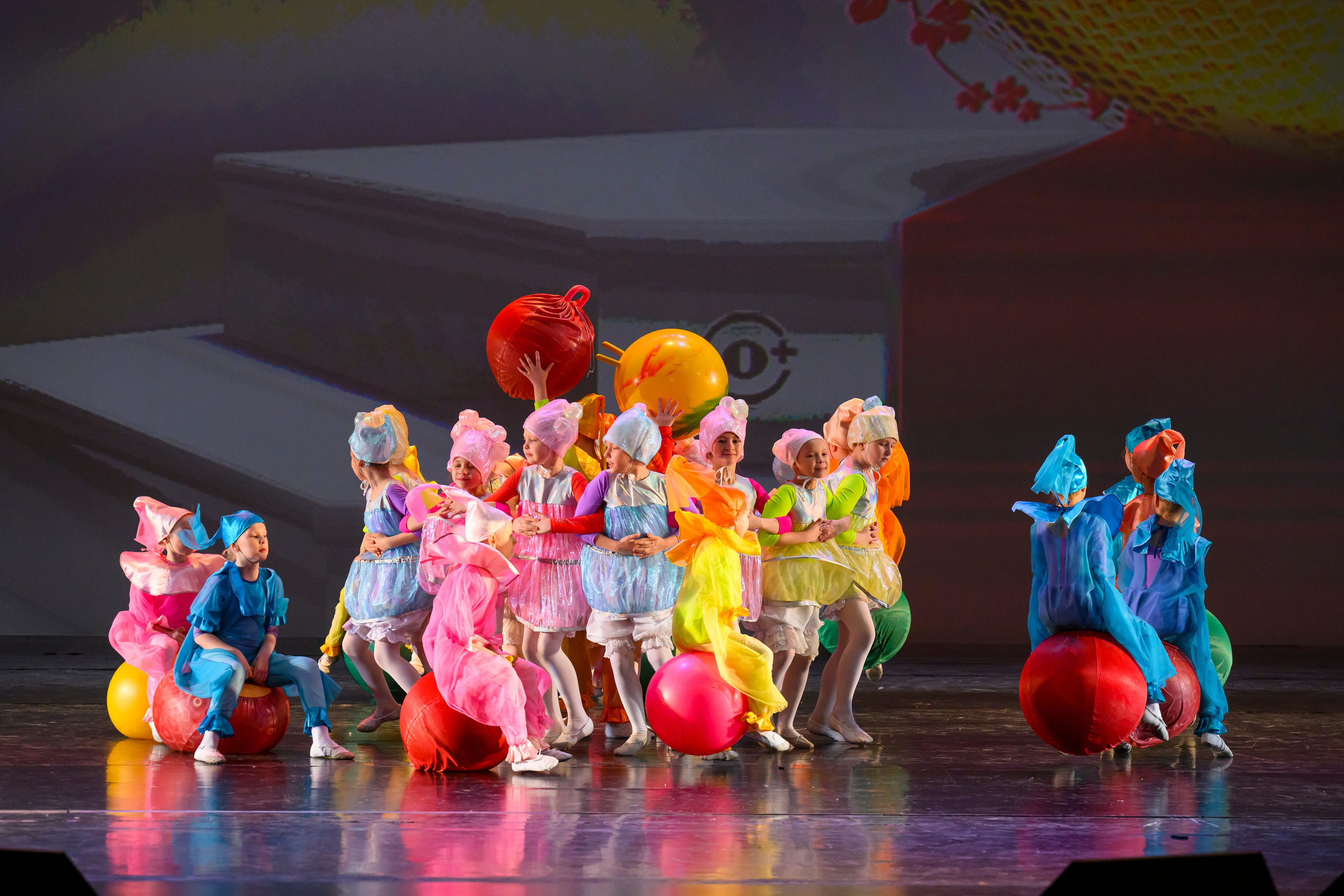 23 апреля, часть 1, БКЗ Октябрьский, г. Санкт-Петербург. Золотое яблочко