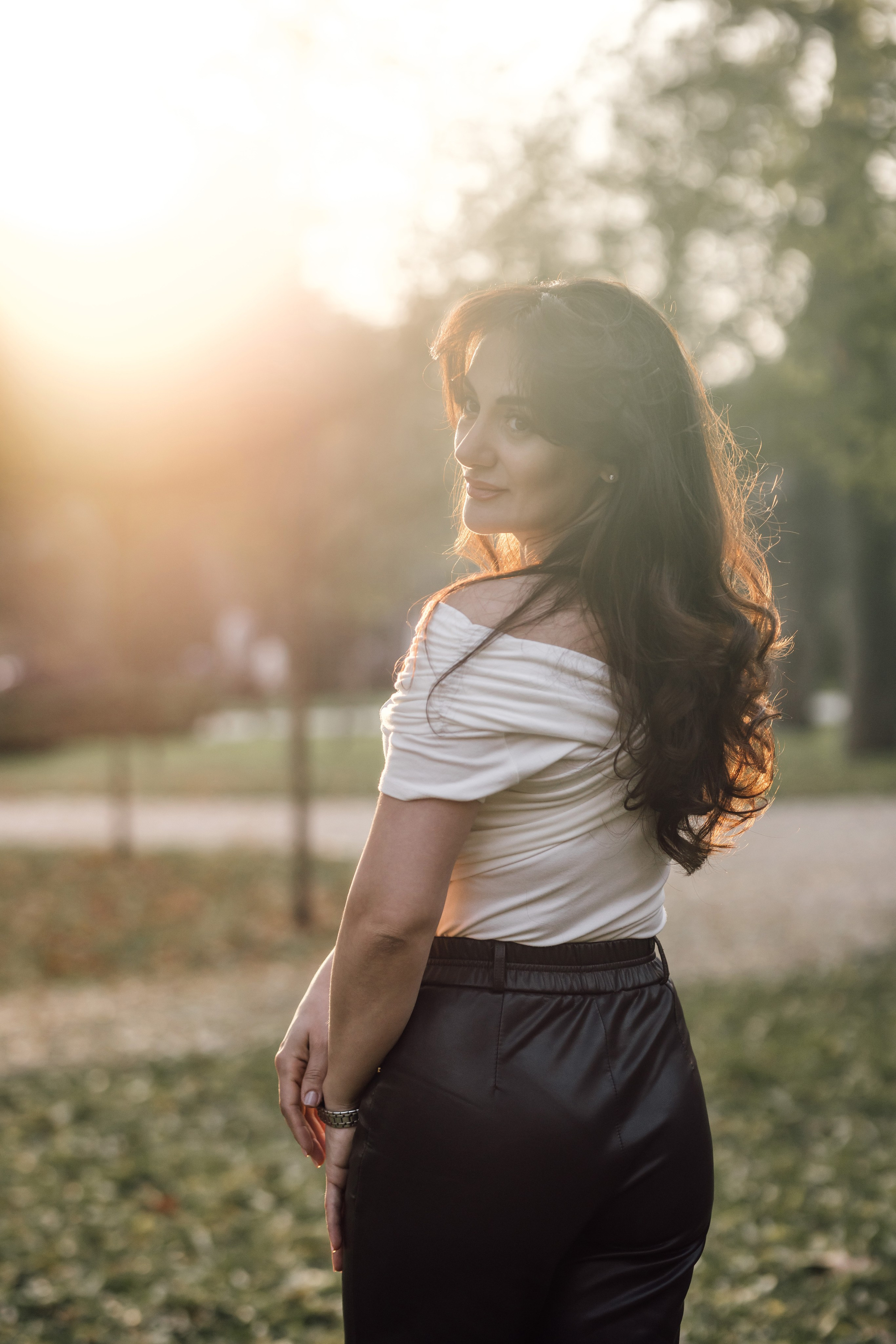 Мама и дочь, осенняя городская прогулка. Фотохудожник Наталия Кирсанова