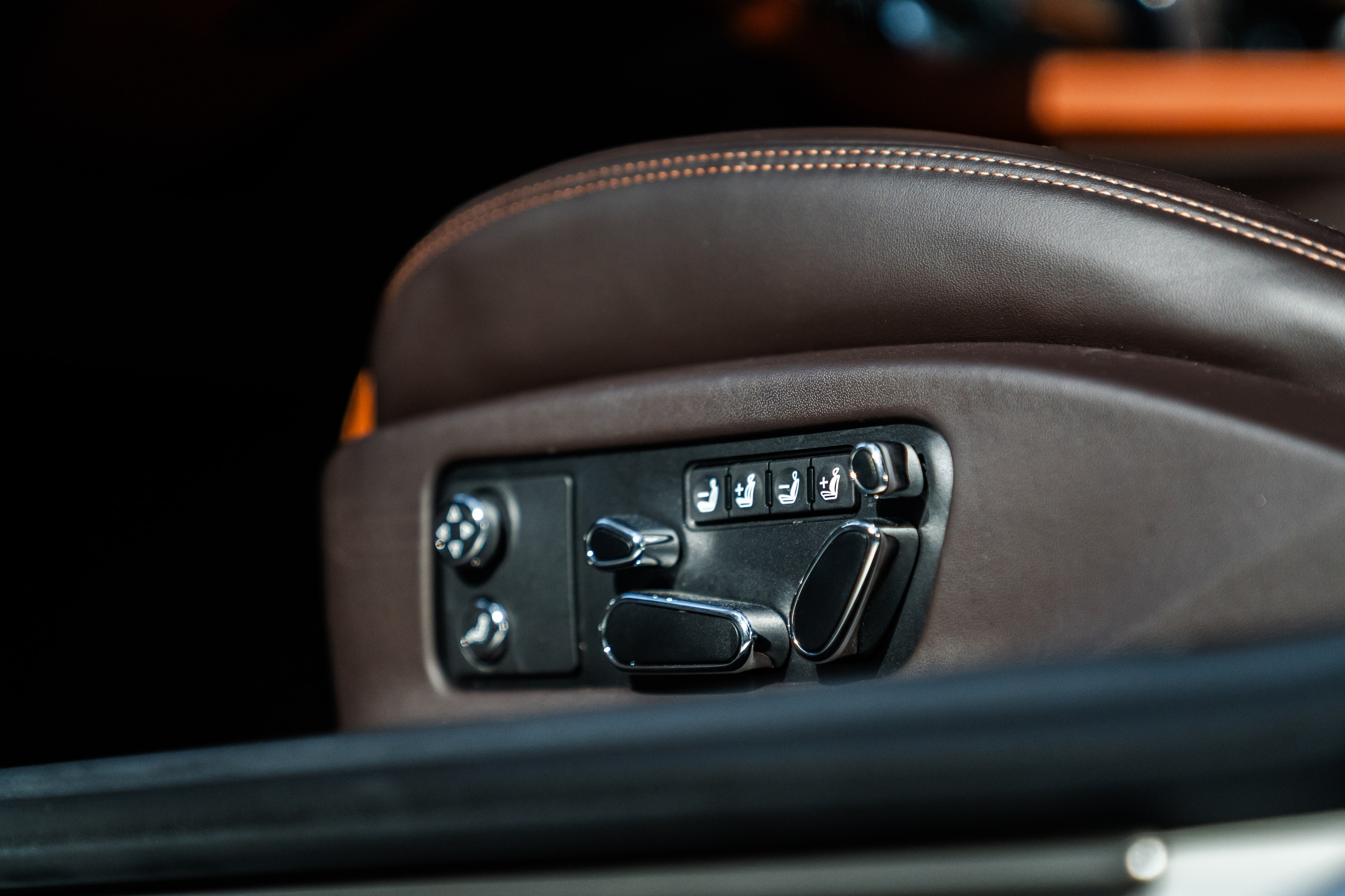 BENTLEY CONTINENTAL. Opasnophoto