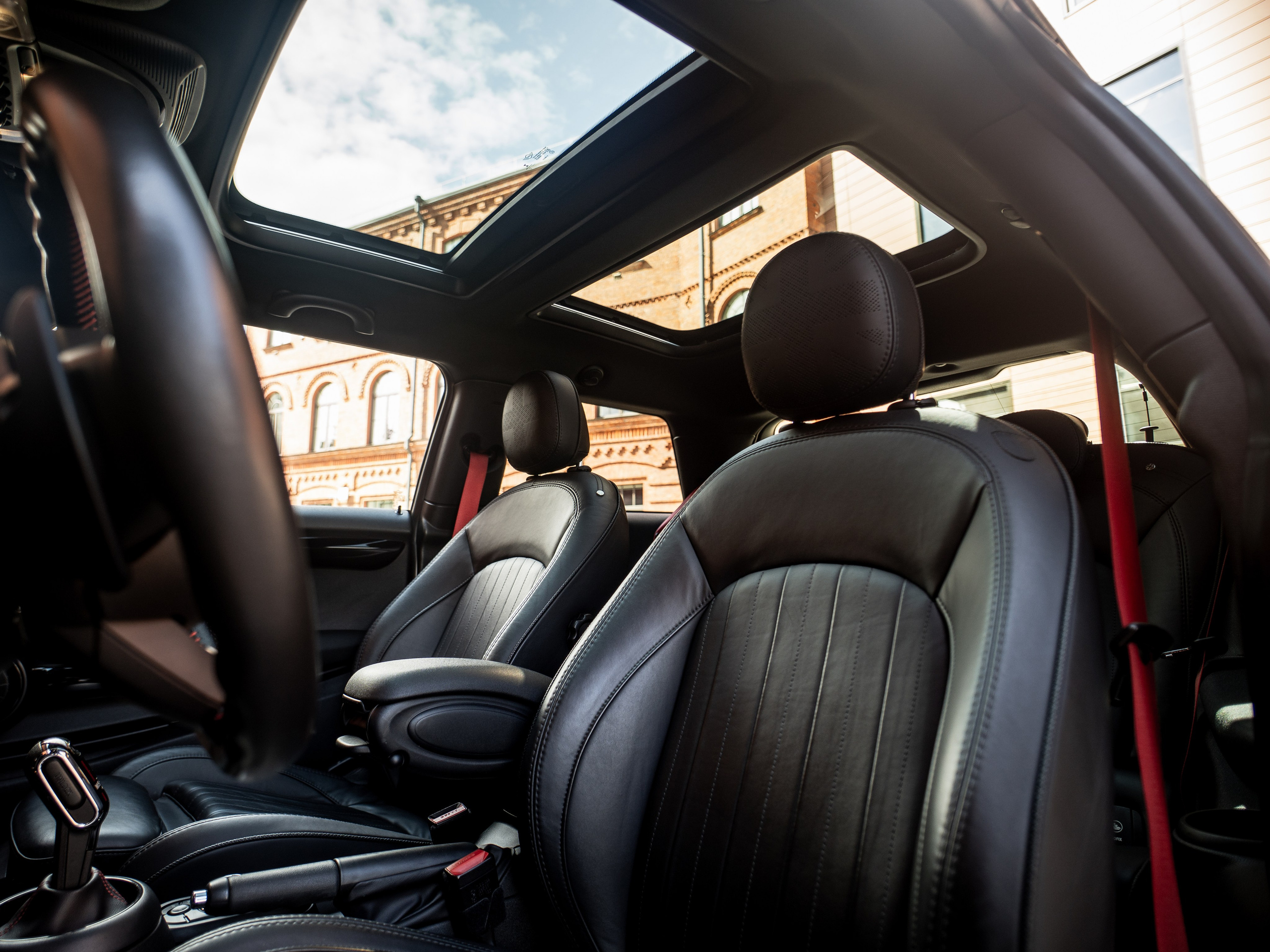 MINI JCW FOR SALE. Opasnophoto