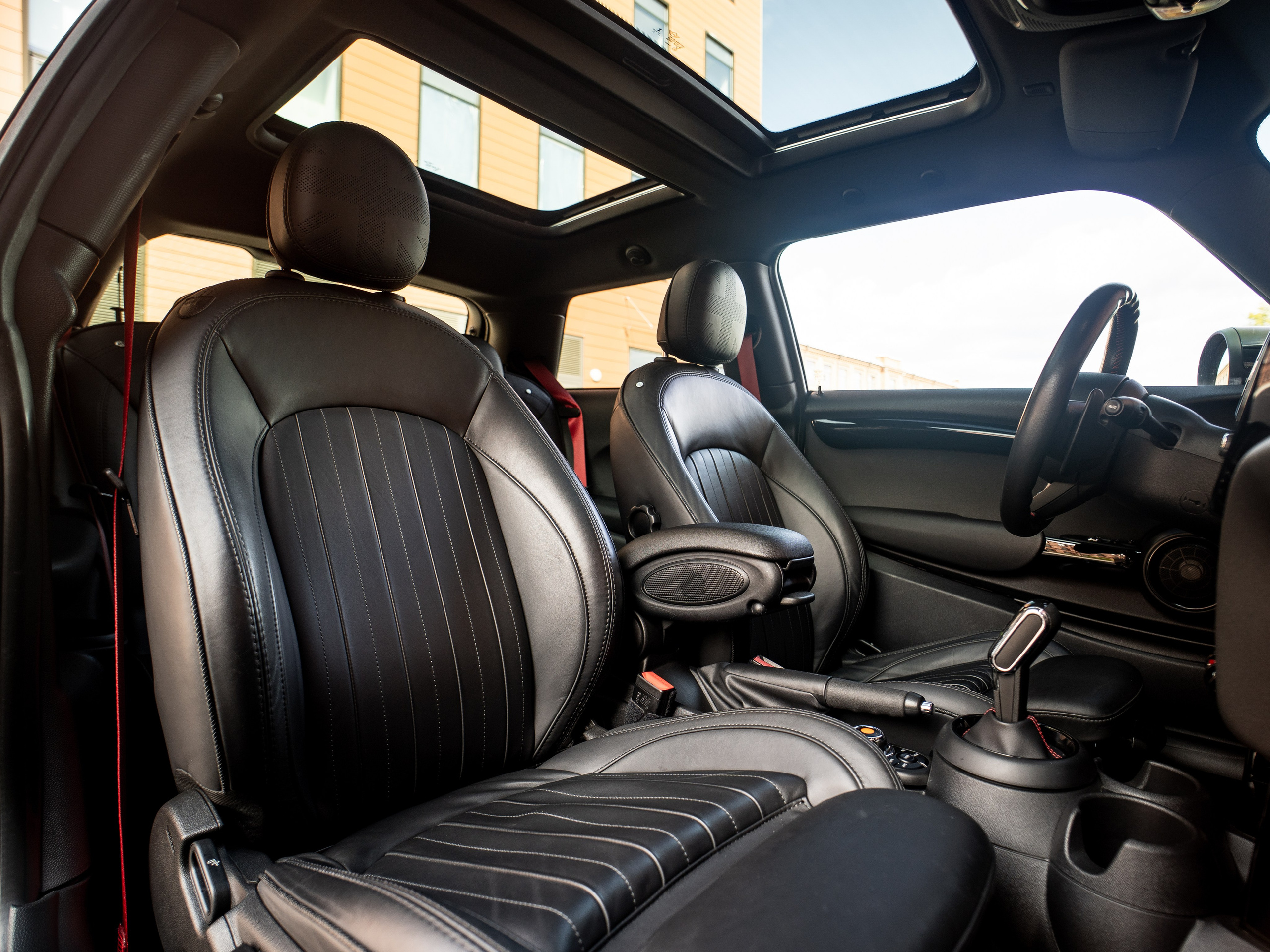 MINI JCW FOR SALE. Opasnophoto