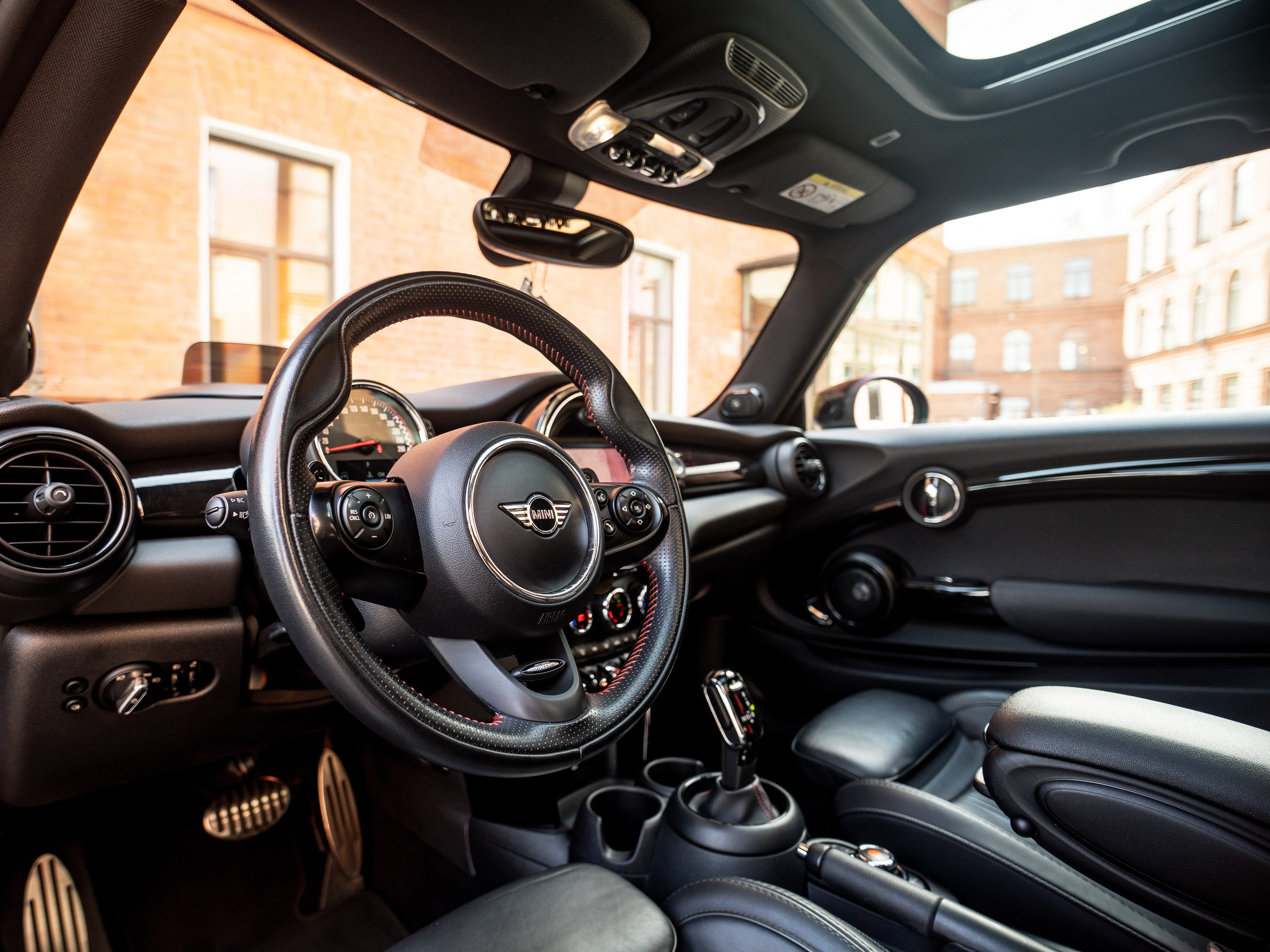 MINI JCW FOR SALE. Opasnophoto