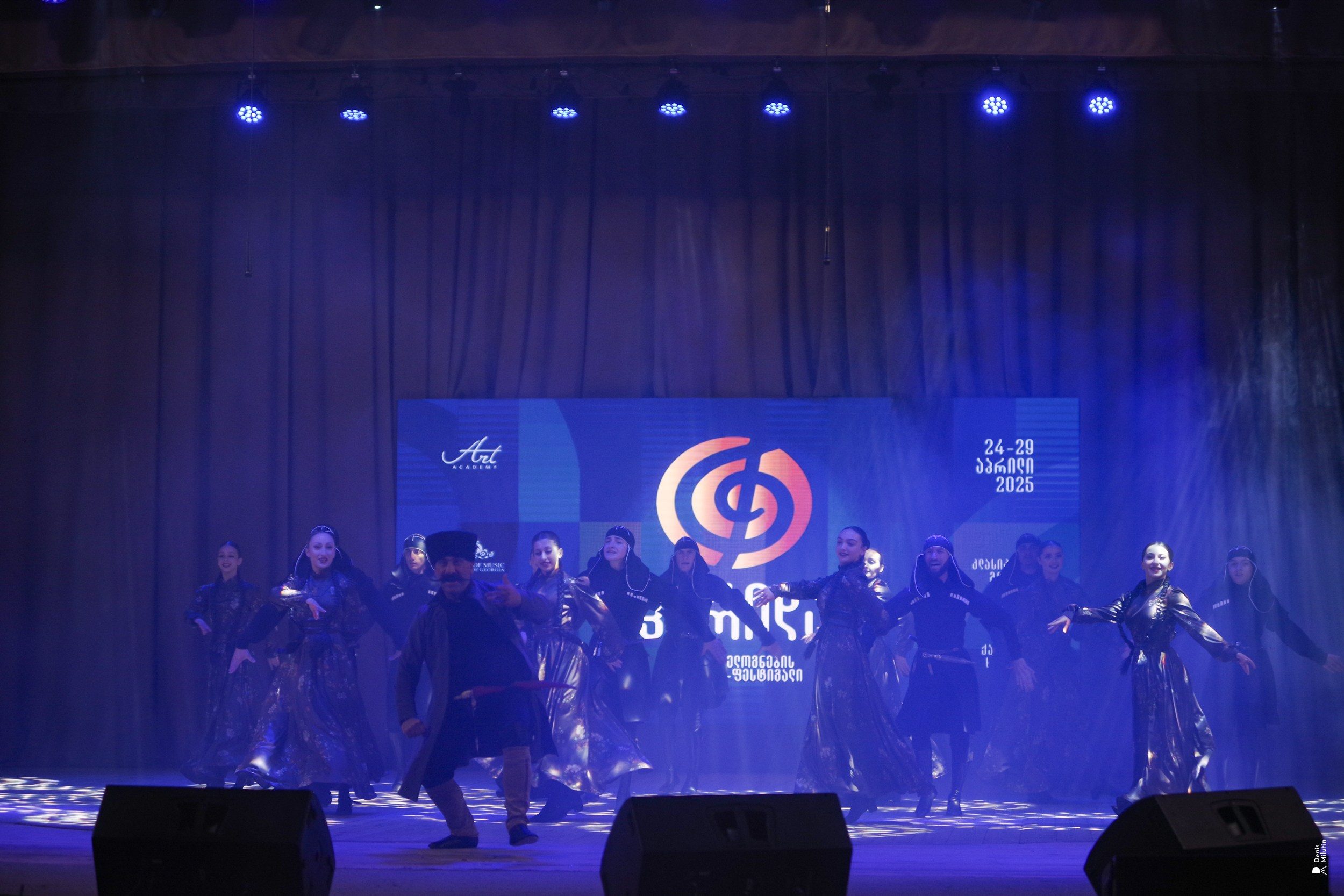 Танцы в Хоби. Портретный фотограф Денис Милютин