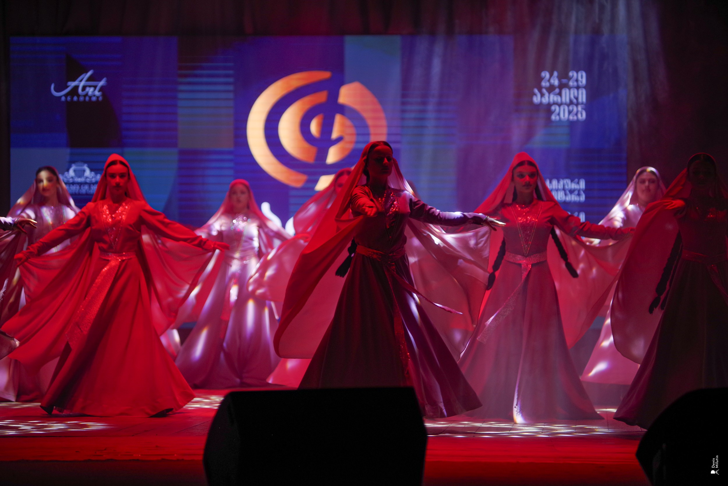 Танцы в Хоби. Портретный фотограф Денис Милютин