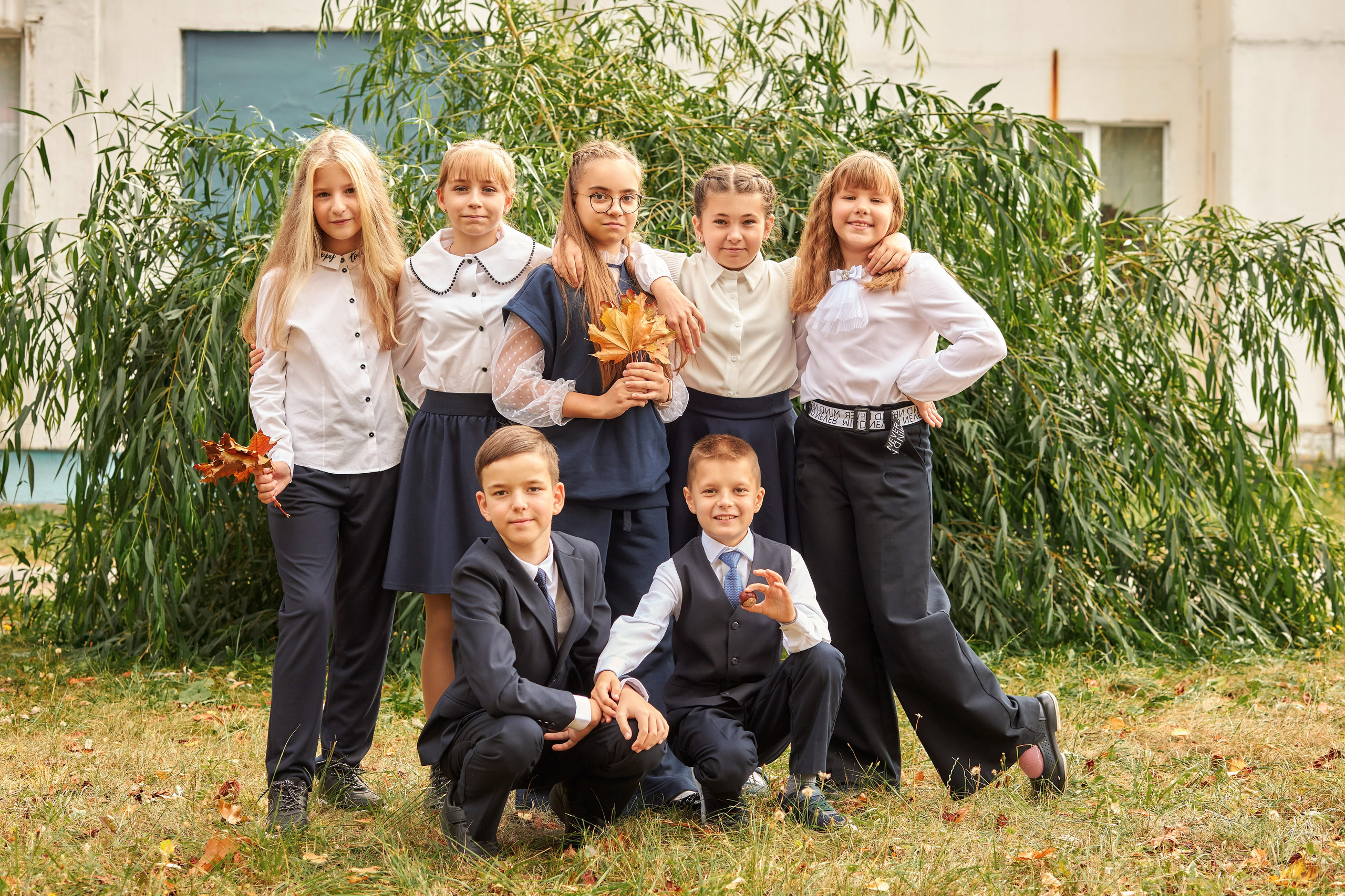 Средние общие. Школьный фотограф Леонова Наталия