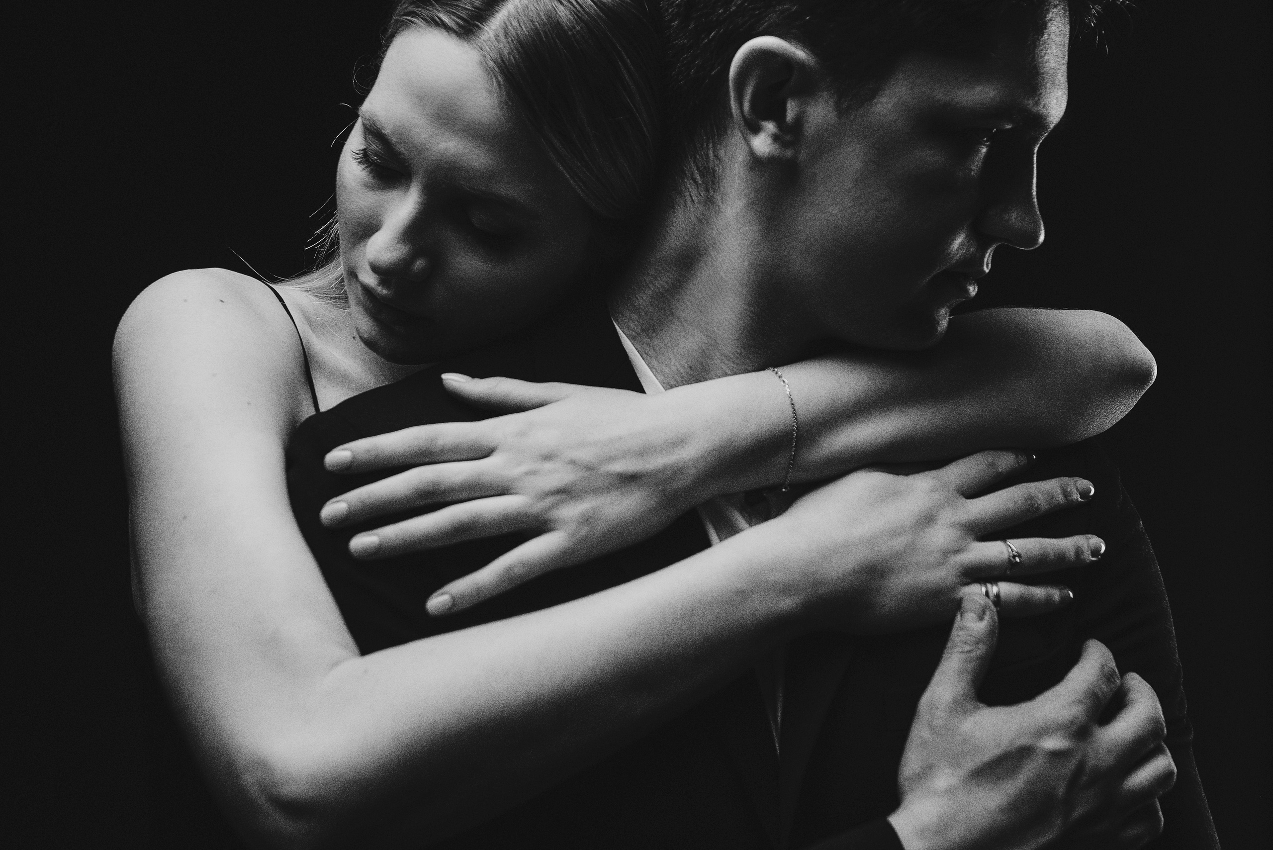 Нежная, страстная, чб съемка для парня и девушки. Пенза