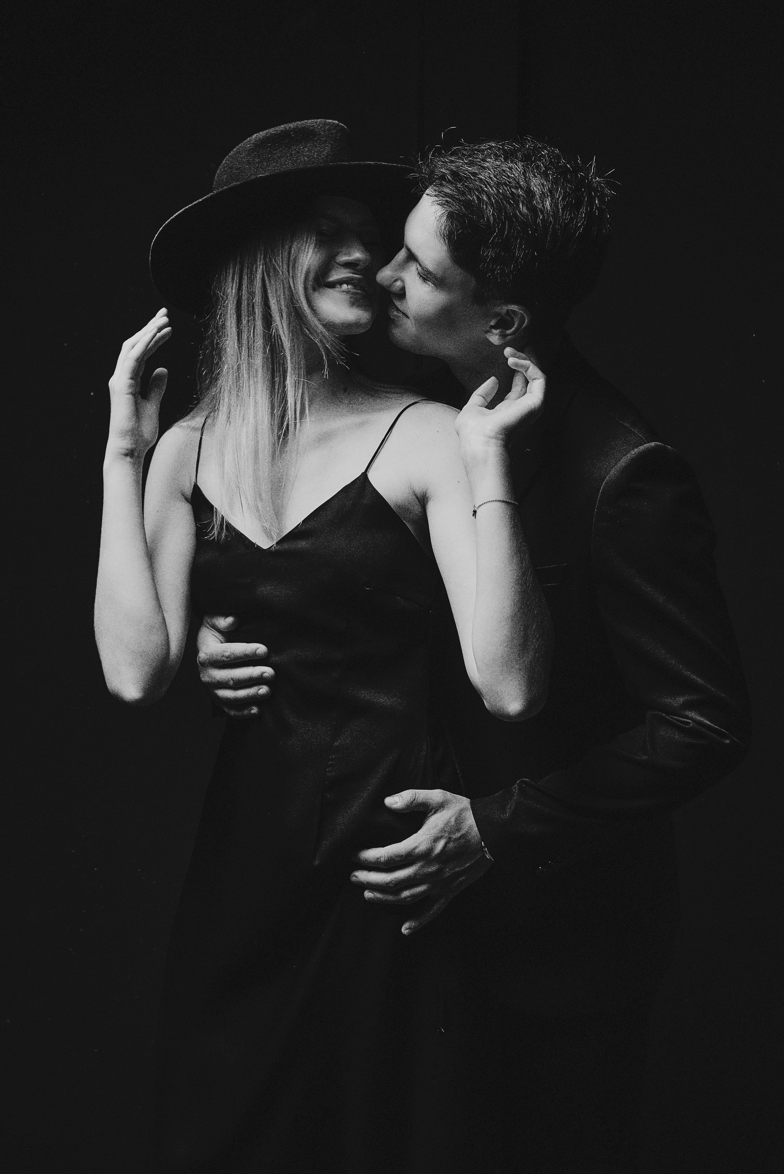 Он и она чб съемка для парня и девушки. Пенза