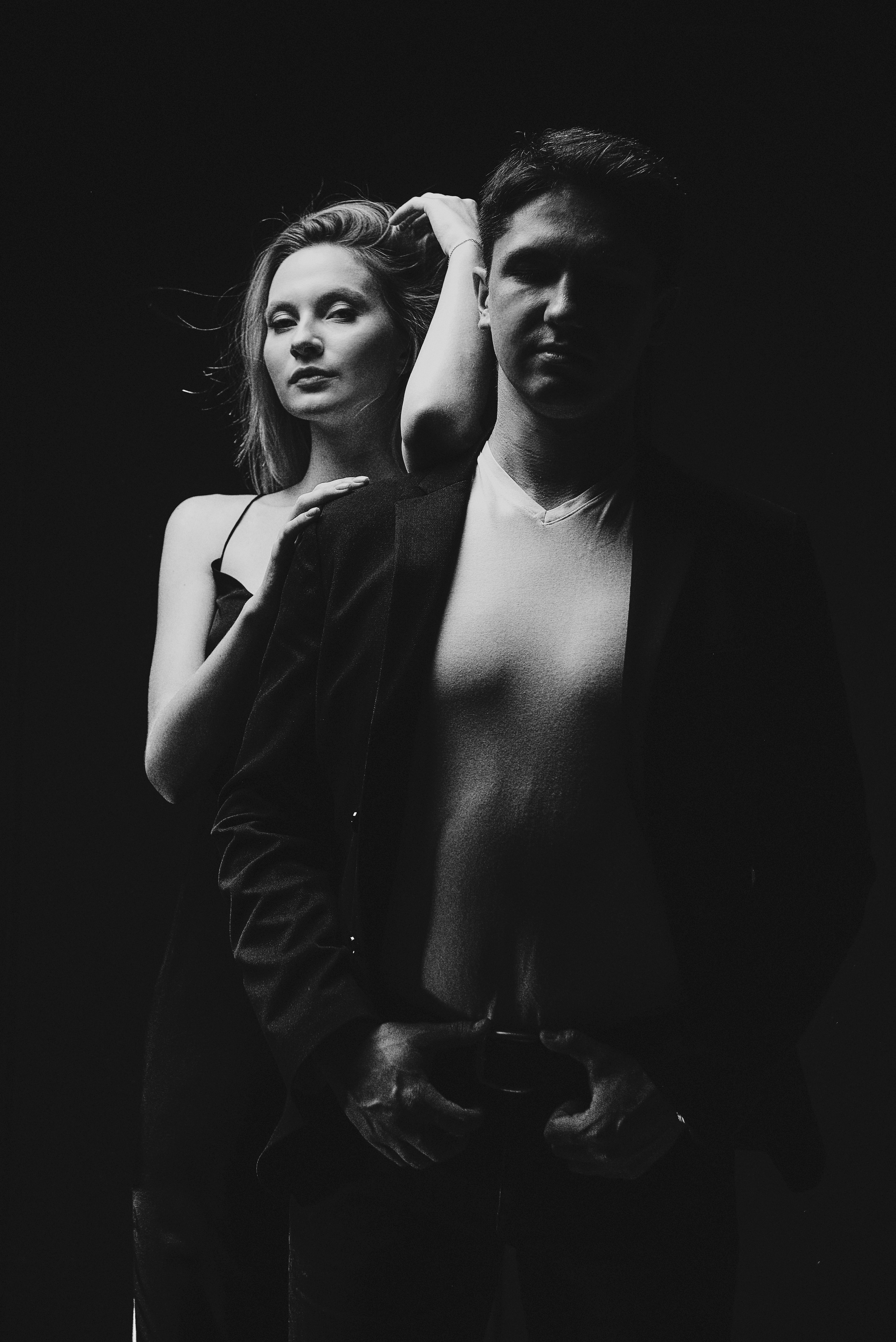 Страстная чб съемка пары. Фотограф Пенза