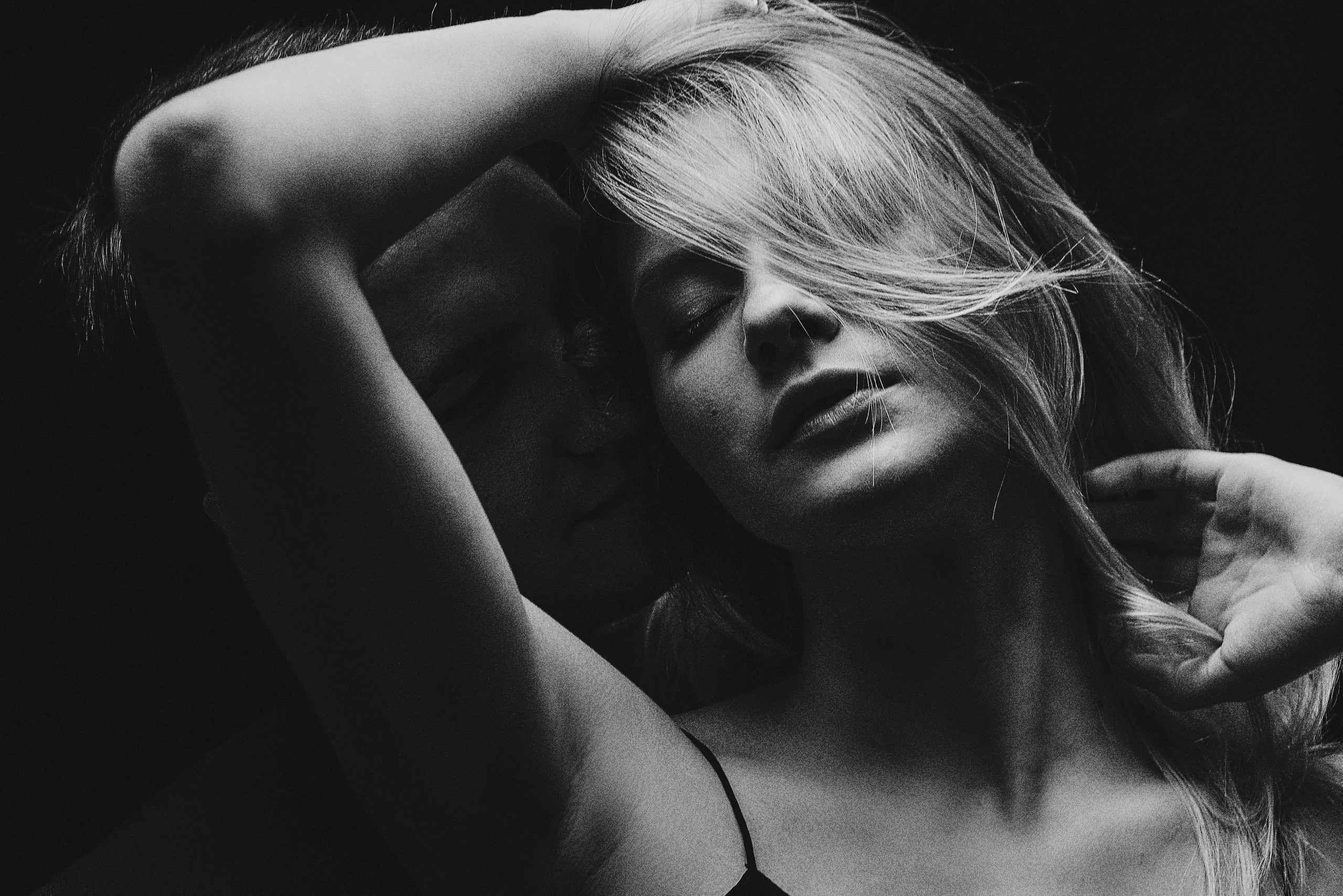 Нежная, страстная, чб съемка для парня и девушки. Пенза