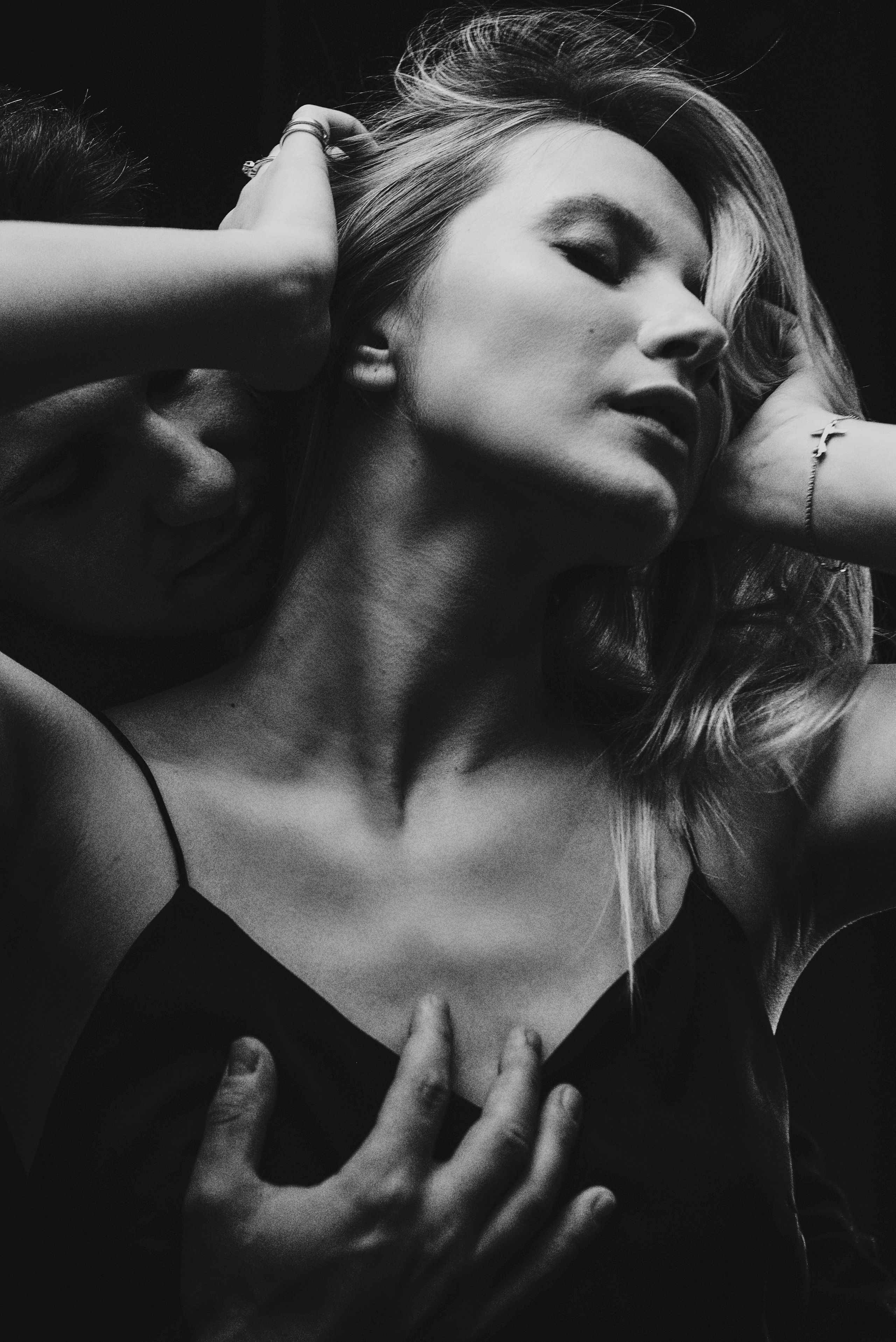 Нежная, страстная, чб съемка для парня и девушки. Пенза