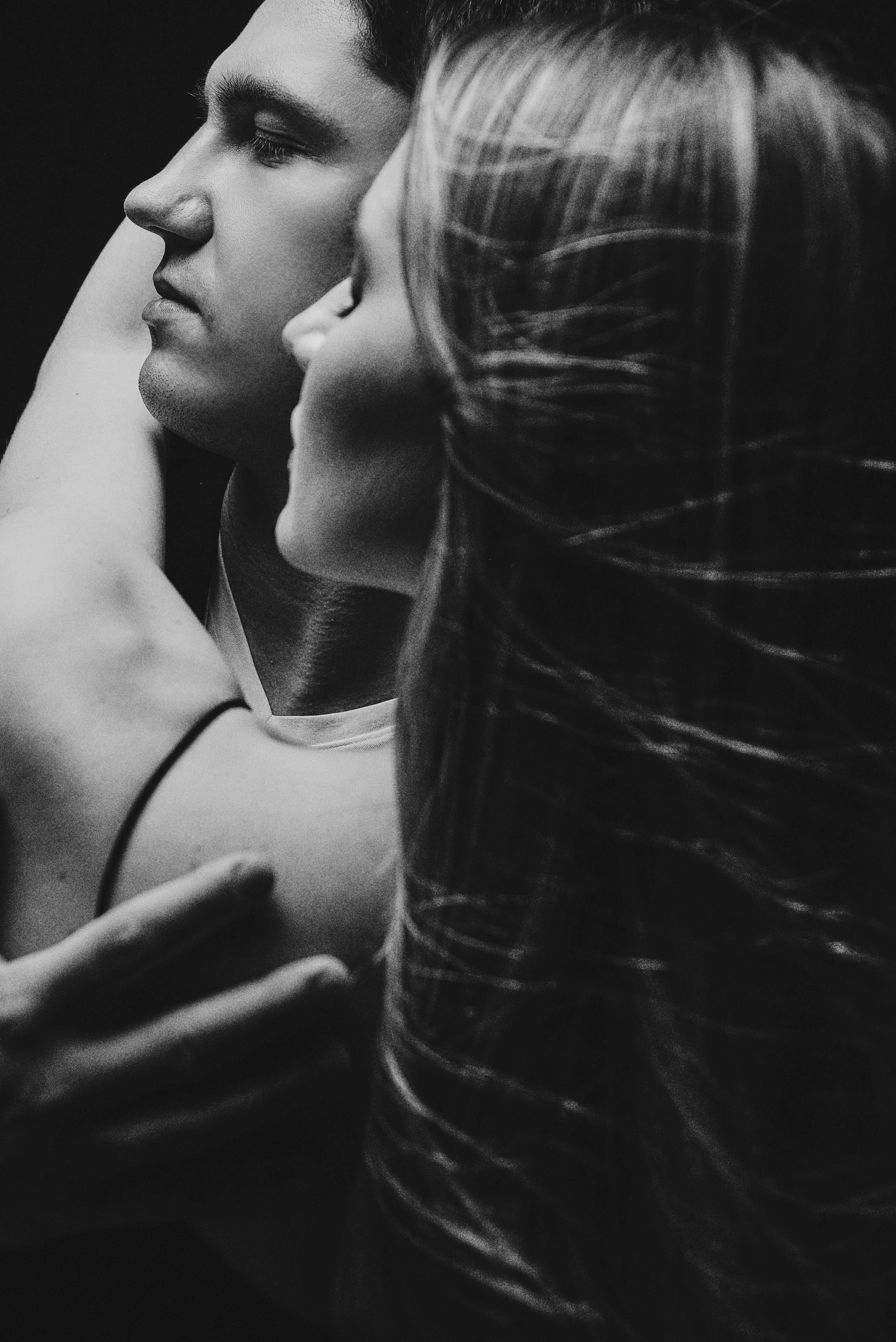 Страстная чб съемка пары. Фотограф Пенза