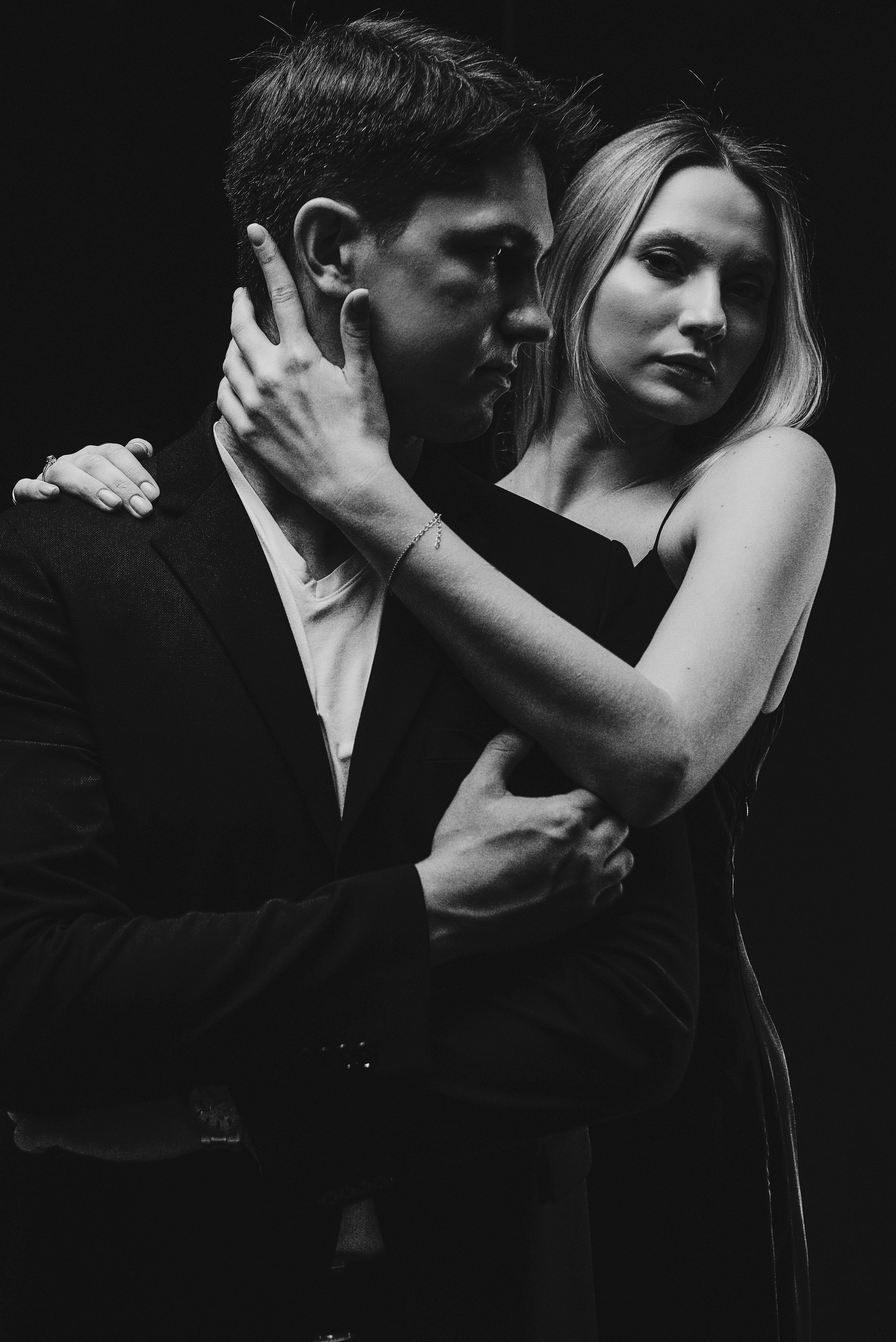 Нежная, страстная, чб съемка для парня и девушки. Пенза