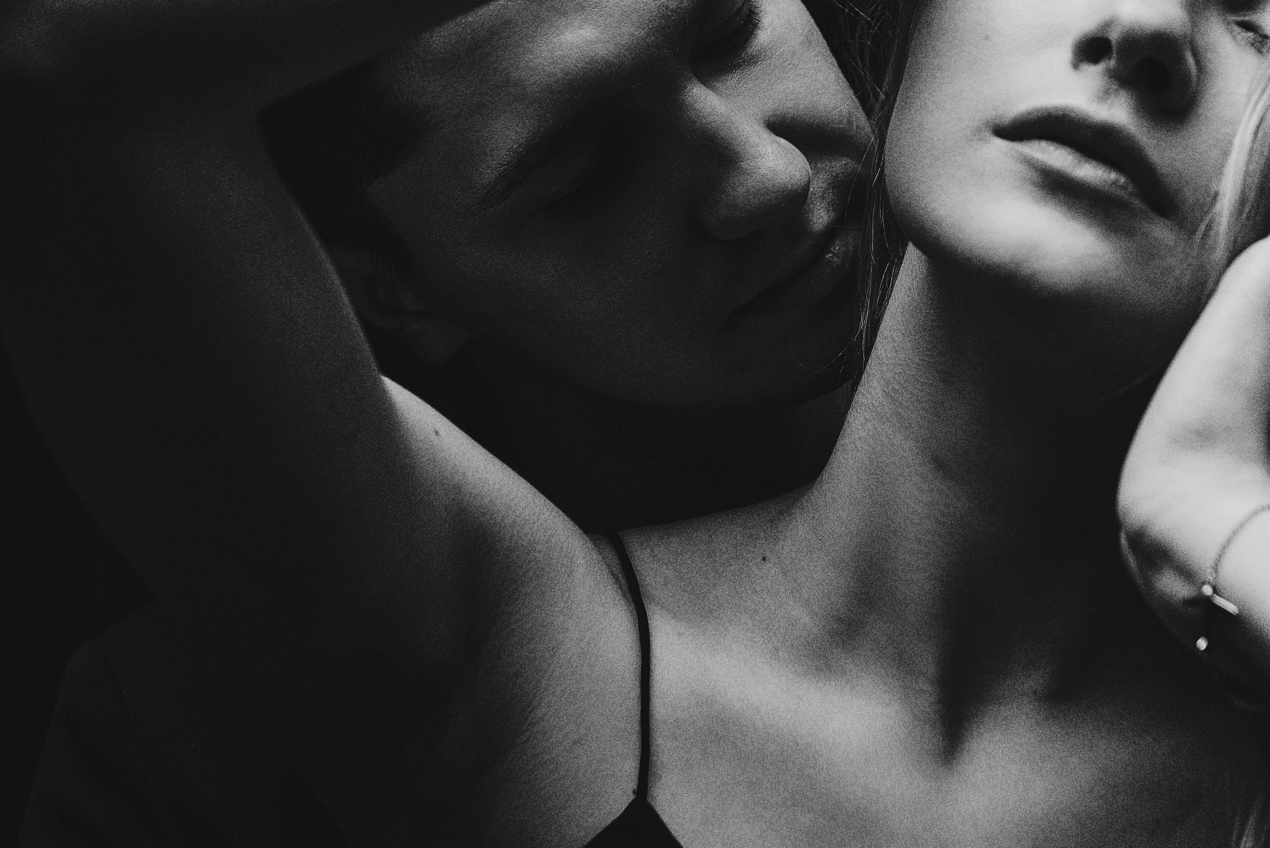 Нежная, страстная, чб съемка для парня и девушки. Пенза